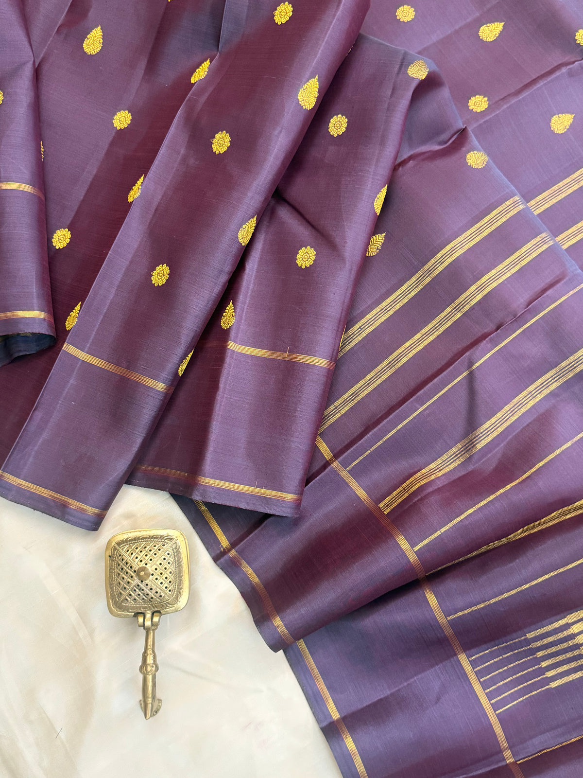 Dual tone thilagam Butta /Silk Kanjipuram
