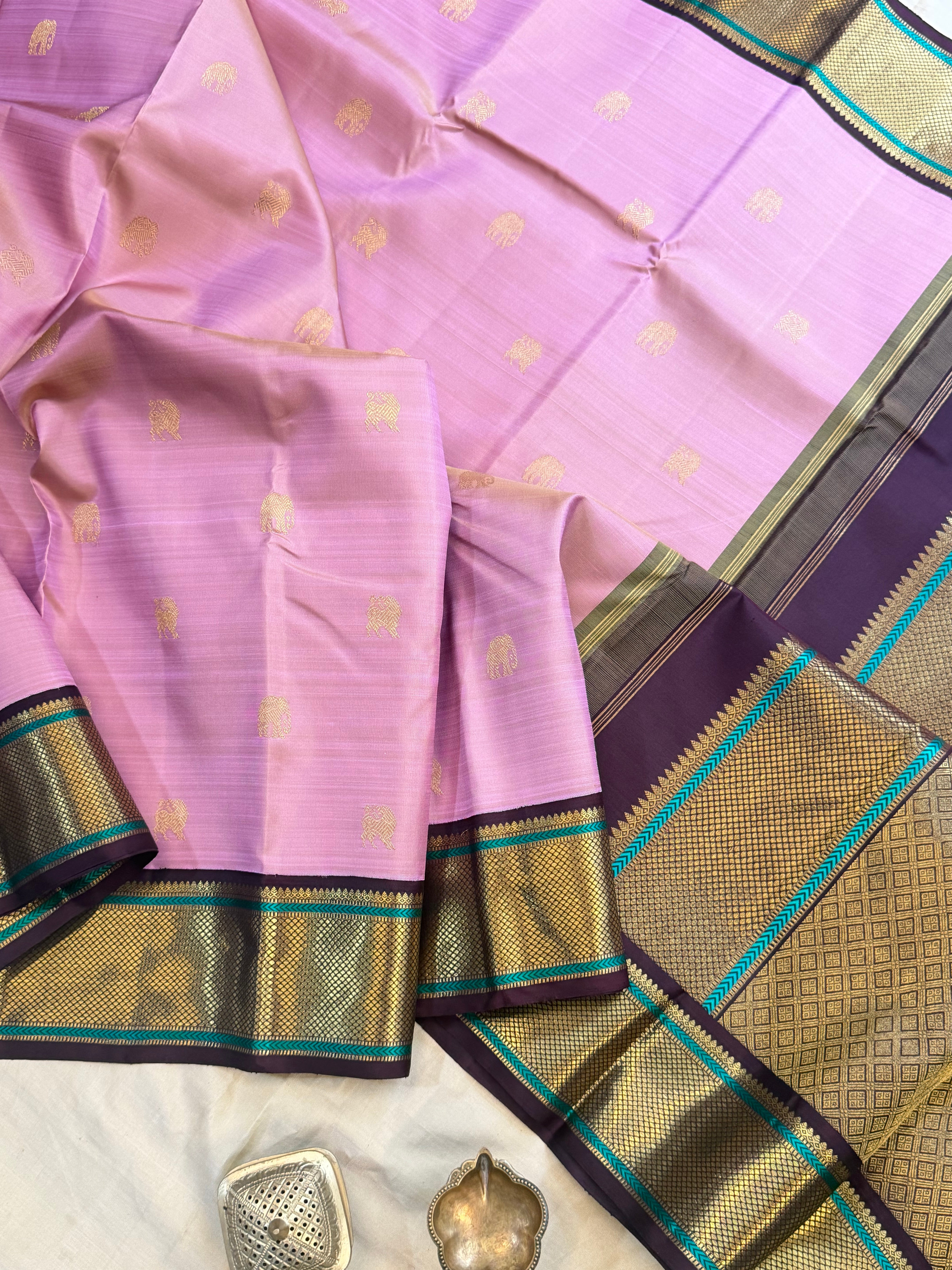 Unusual double tone color Korvai pure Zari Kanjipuram silk