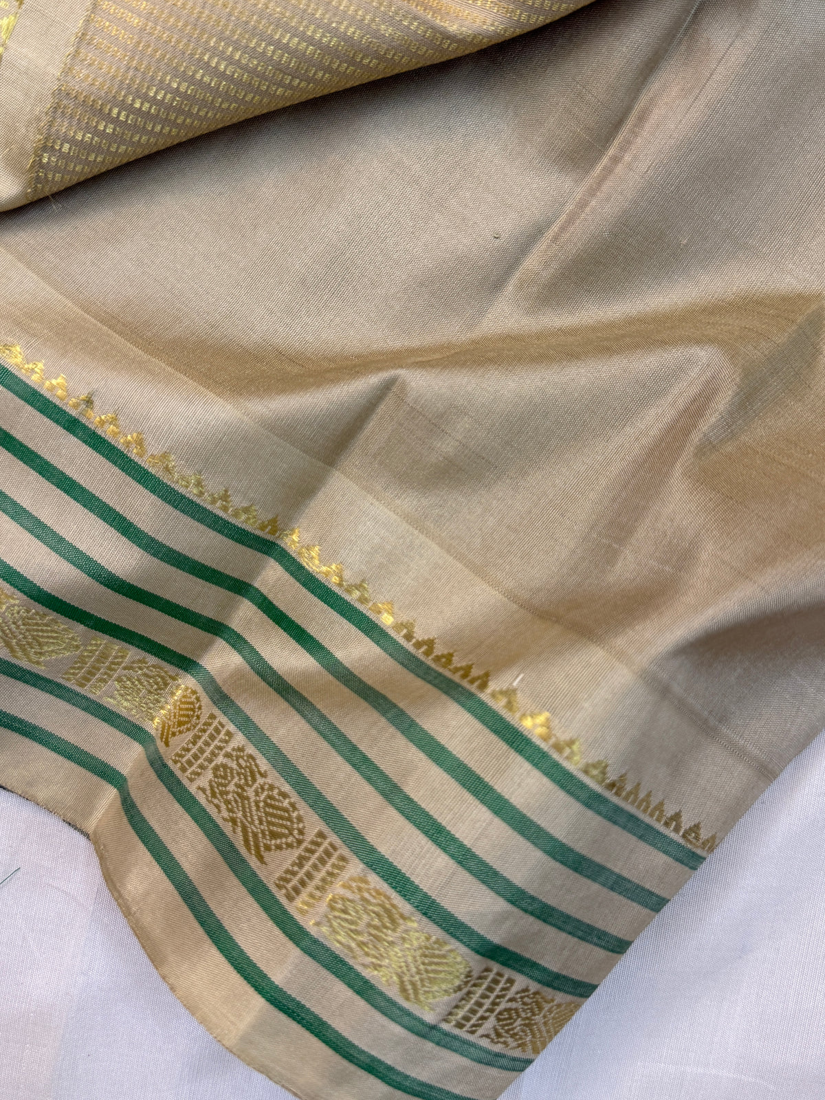 Gadwal silk Mayilkazhuthu temple Korvai clsa 7346