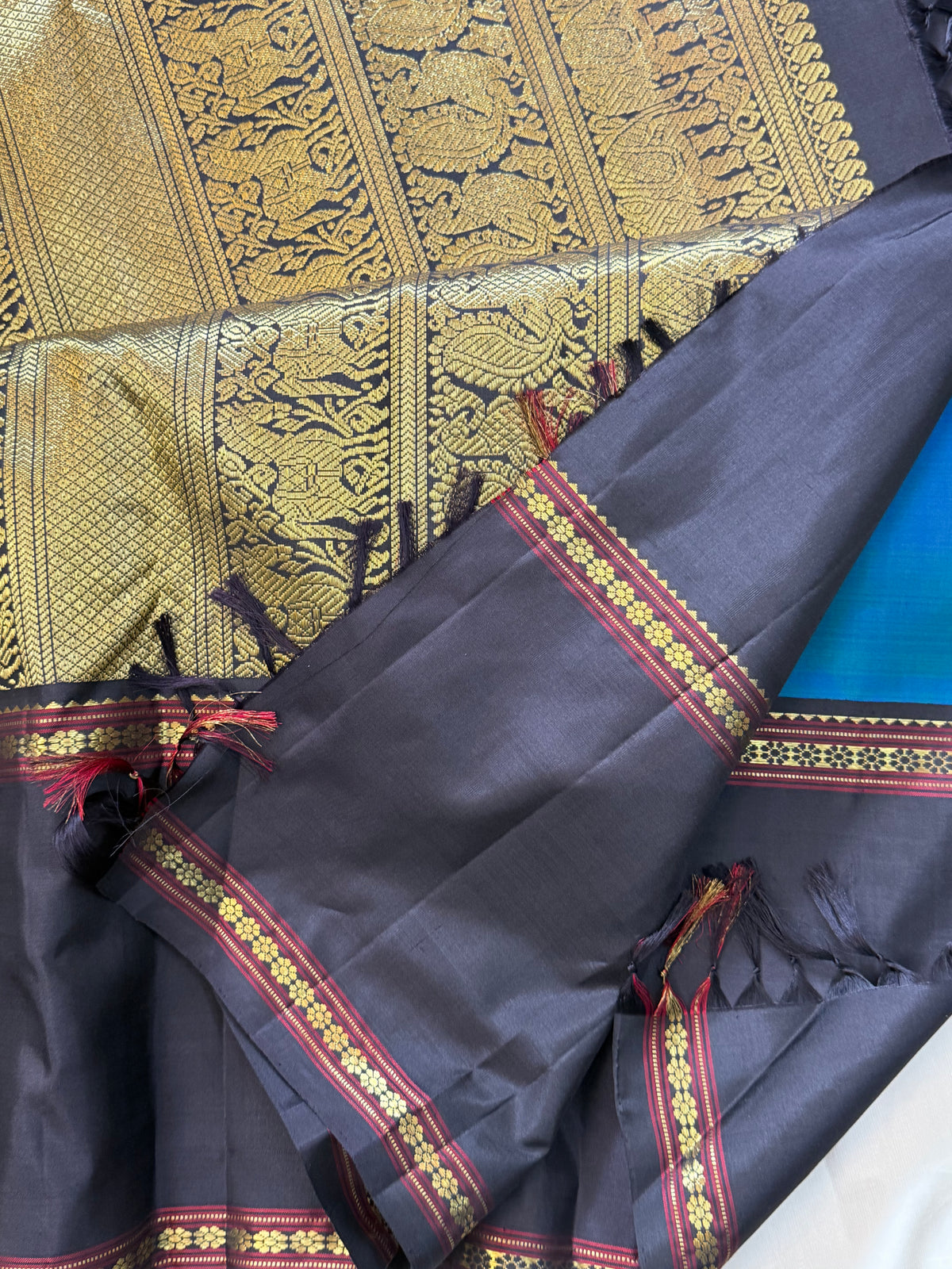 Long border adai palla Kai Korvai / pure Zari Kanjipuram silk