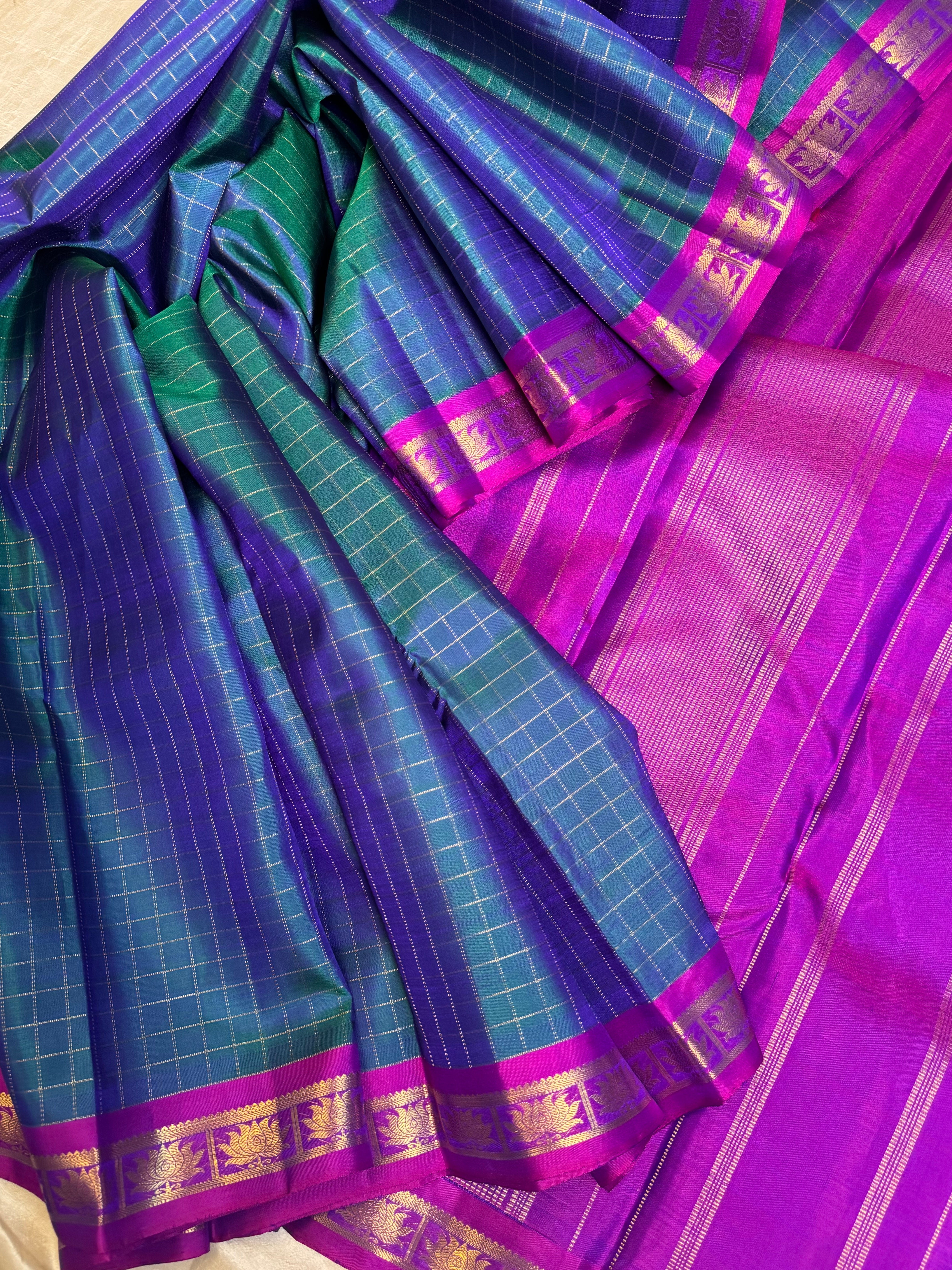 Mayilkazhuthu Zari Kattam / Kanjipuram silk