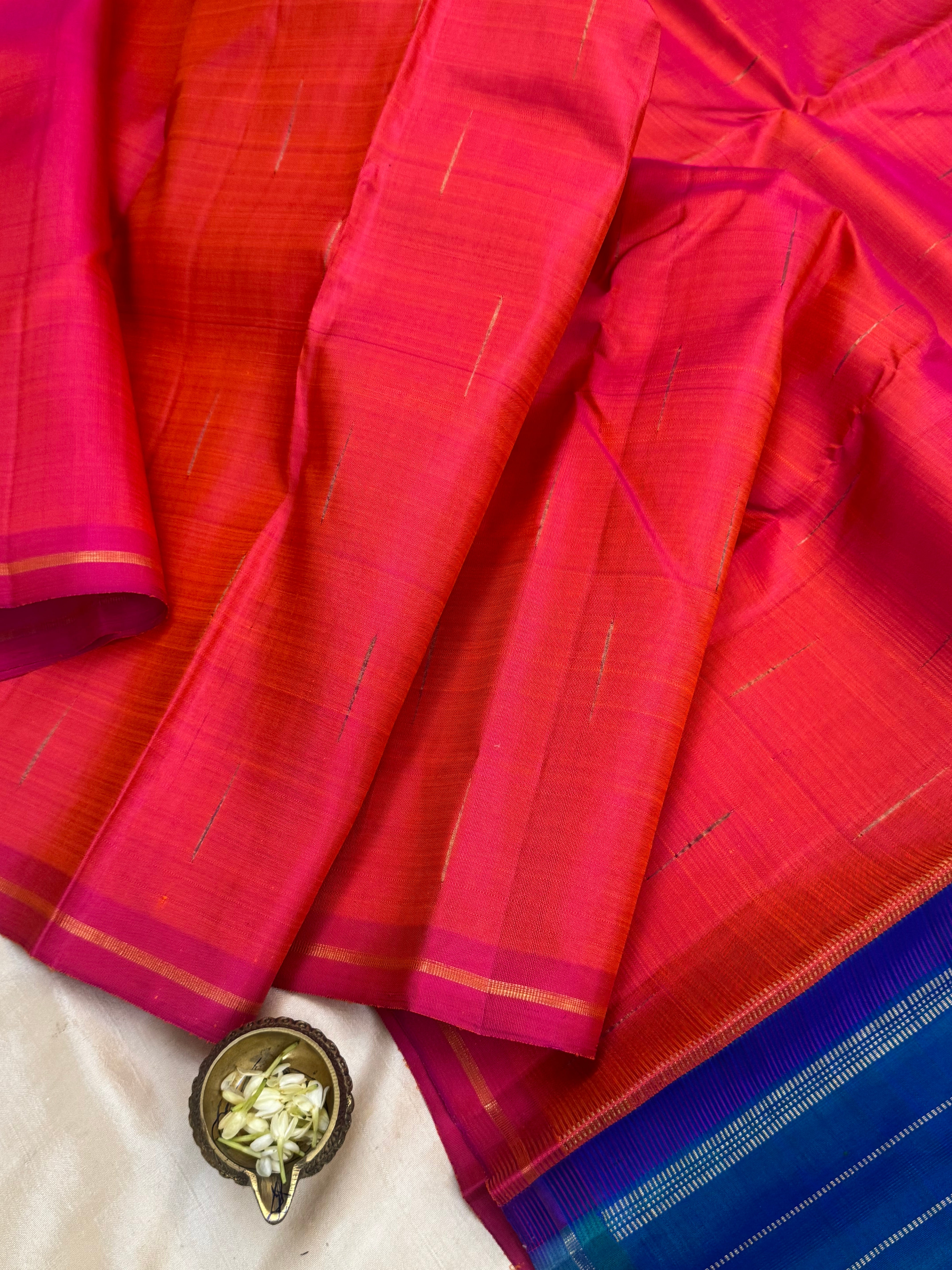 Malli moggu dual tone pink  / Kanjipuram silk