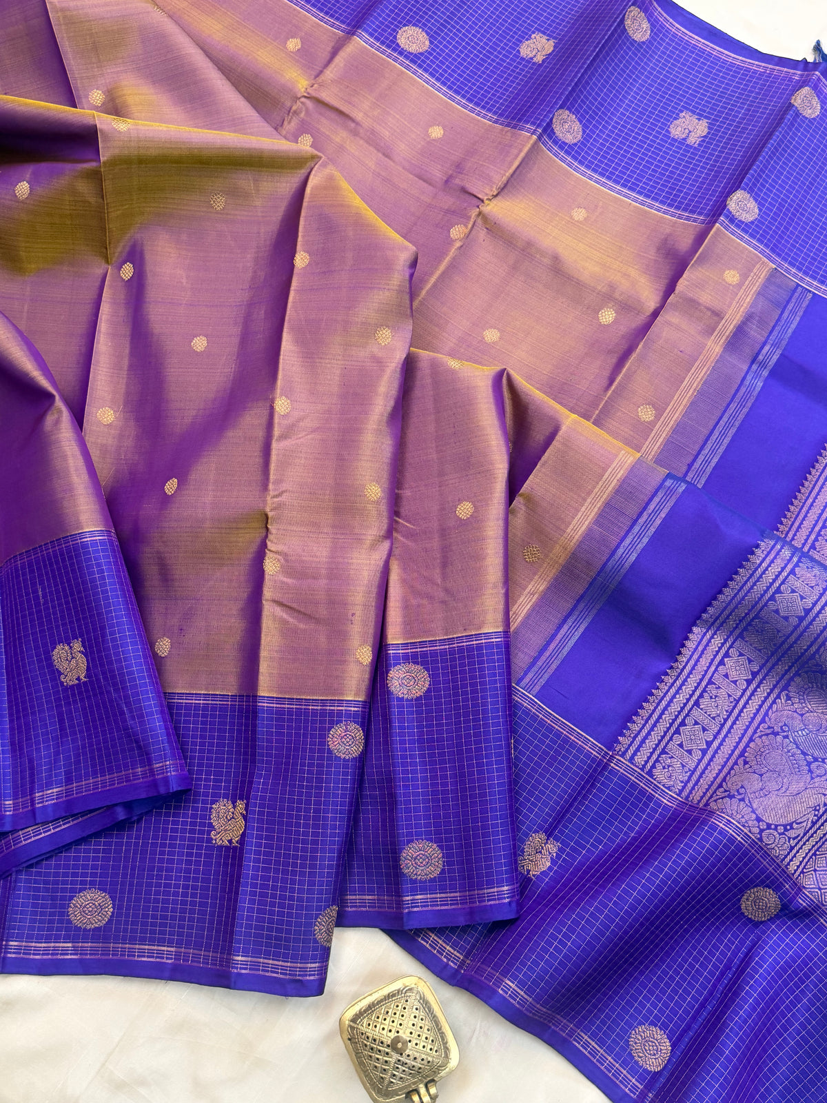 Dual tone border Kattam / Silk Kanjipuram