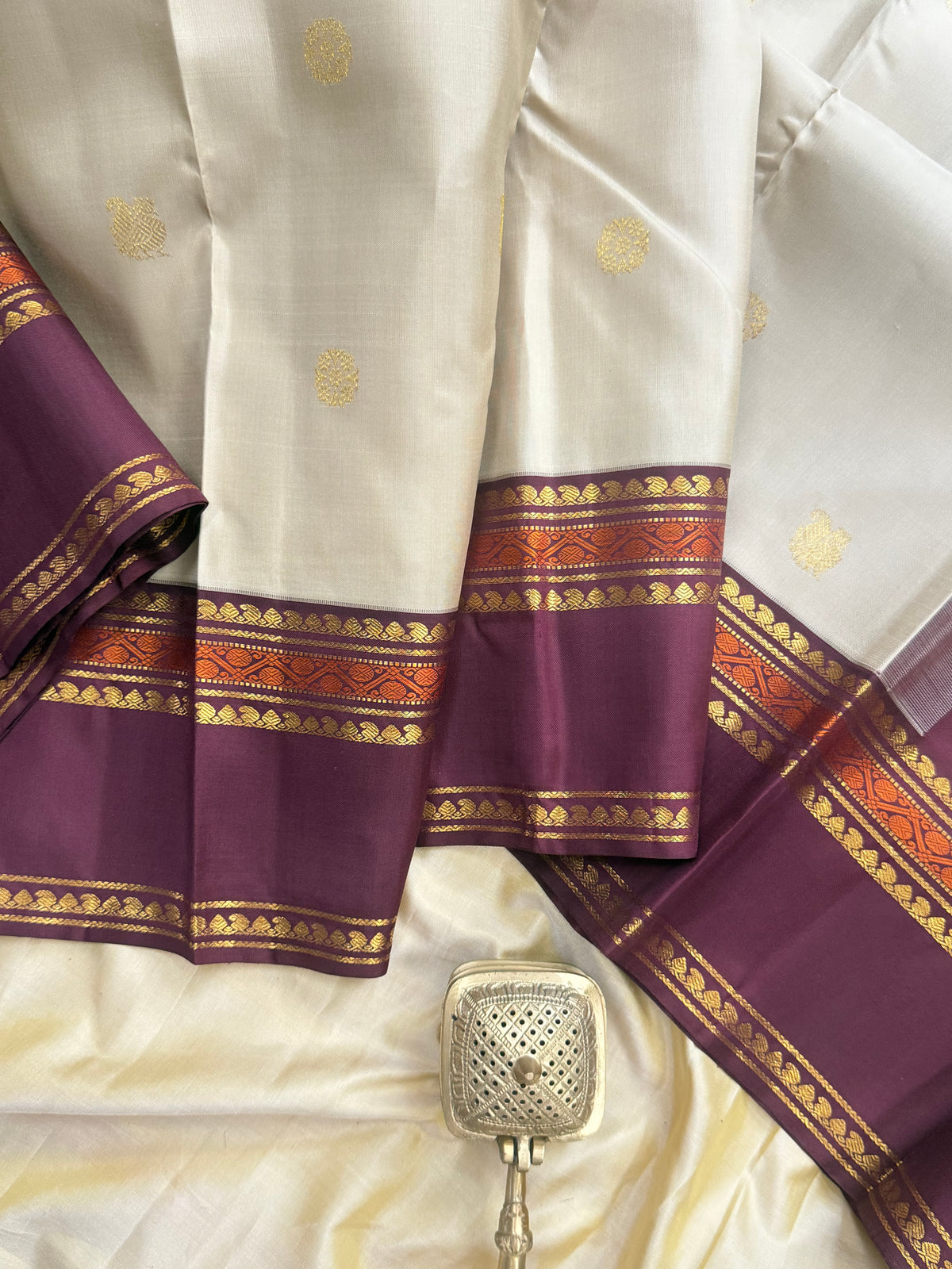 Beige  Korvai  / Arani silk