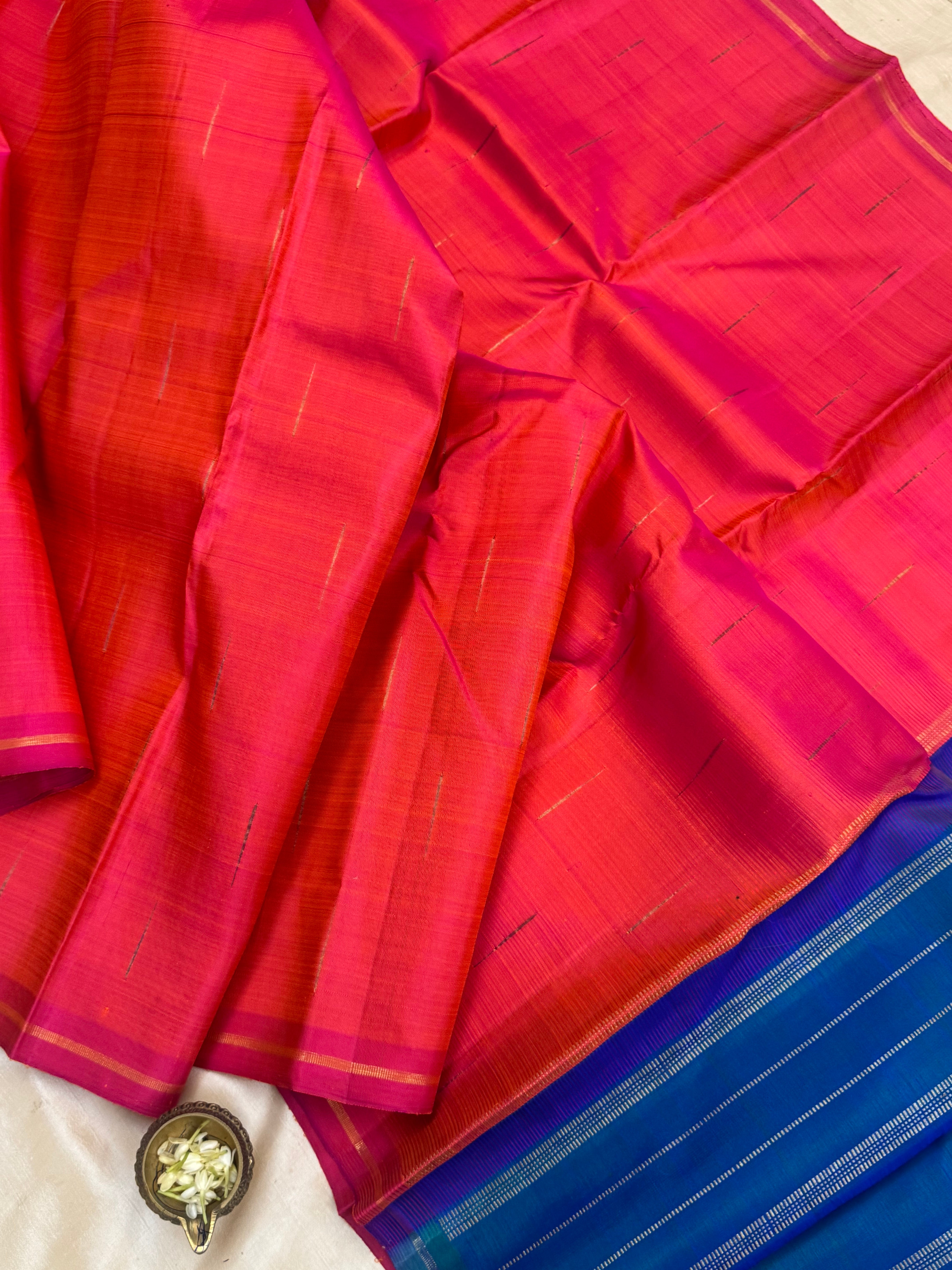 Malli moggu dual tone pink  / Kanjipuram silk