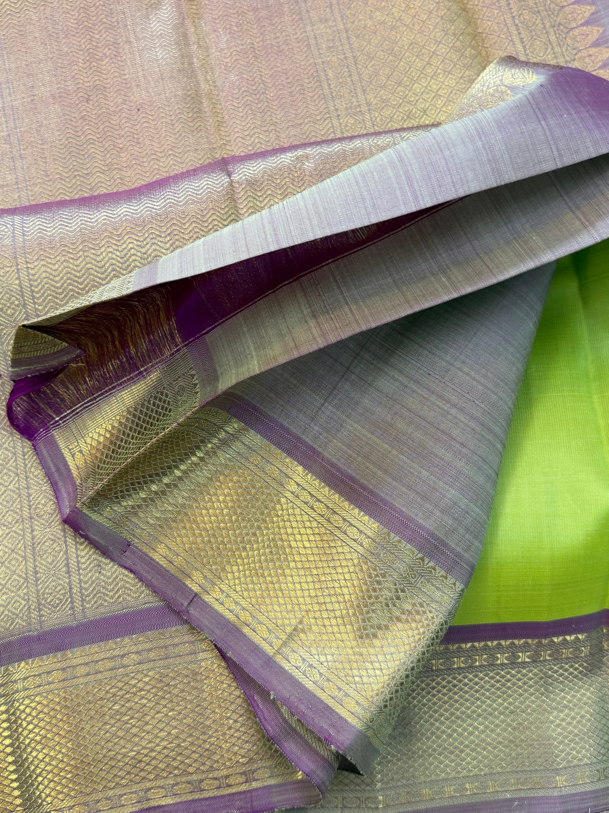 Colours of Navarathri Sampanga  Butta / pure Kanjipuram silk