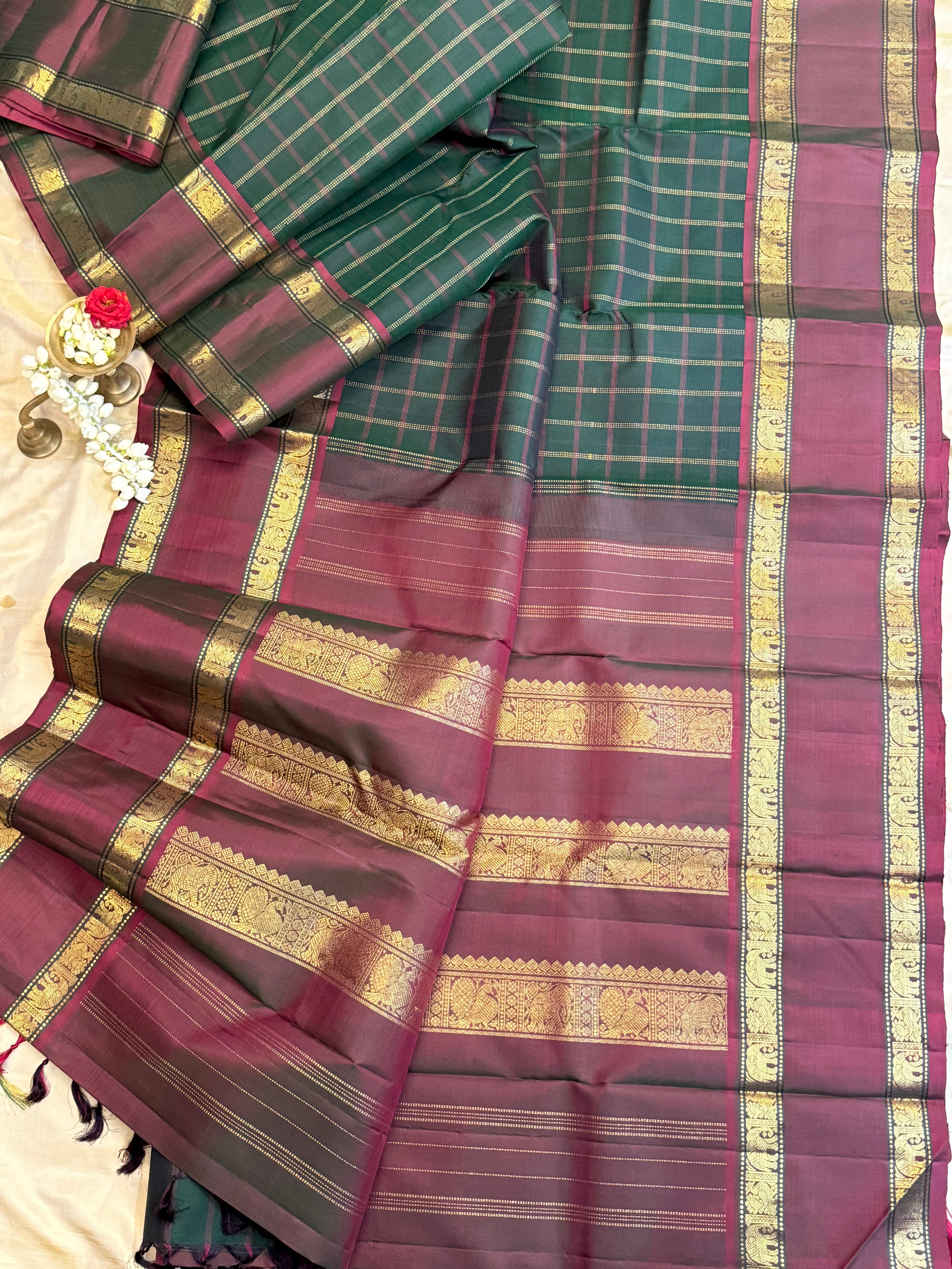 Peacock green kattam rettapet border/ Kanjipuram silk