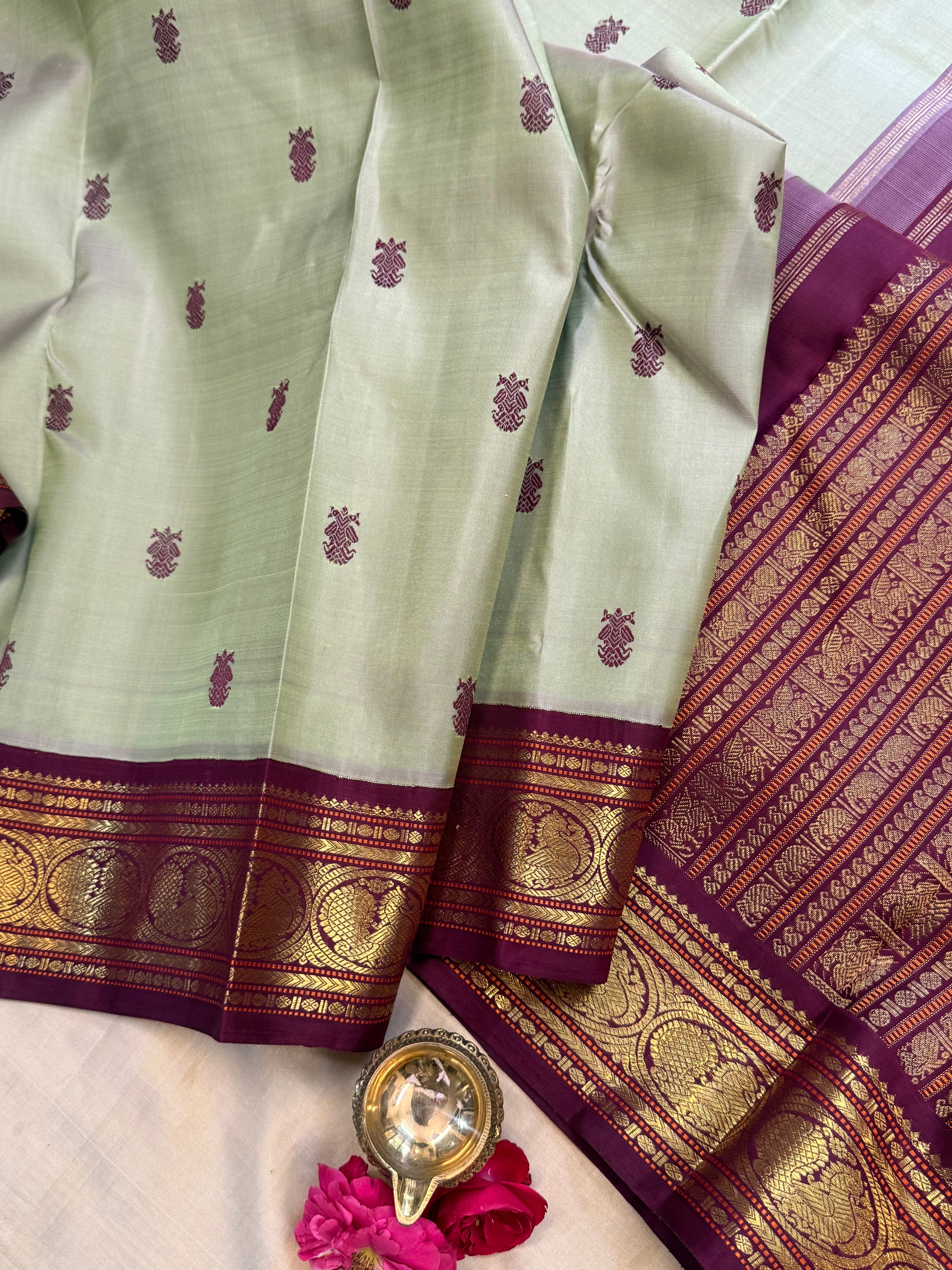 Elakai green and brown thread body butta kai korvai/ kanjipuram silk