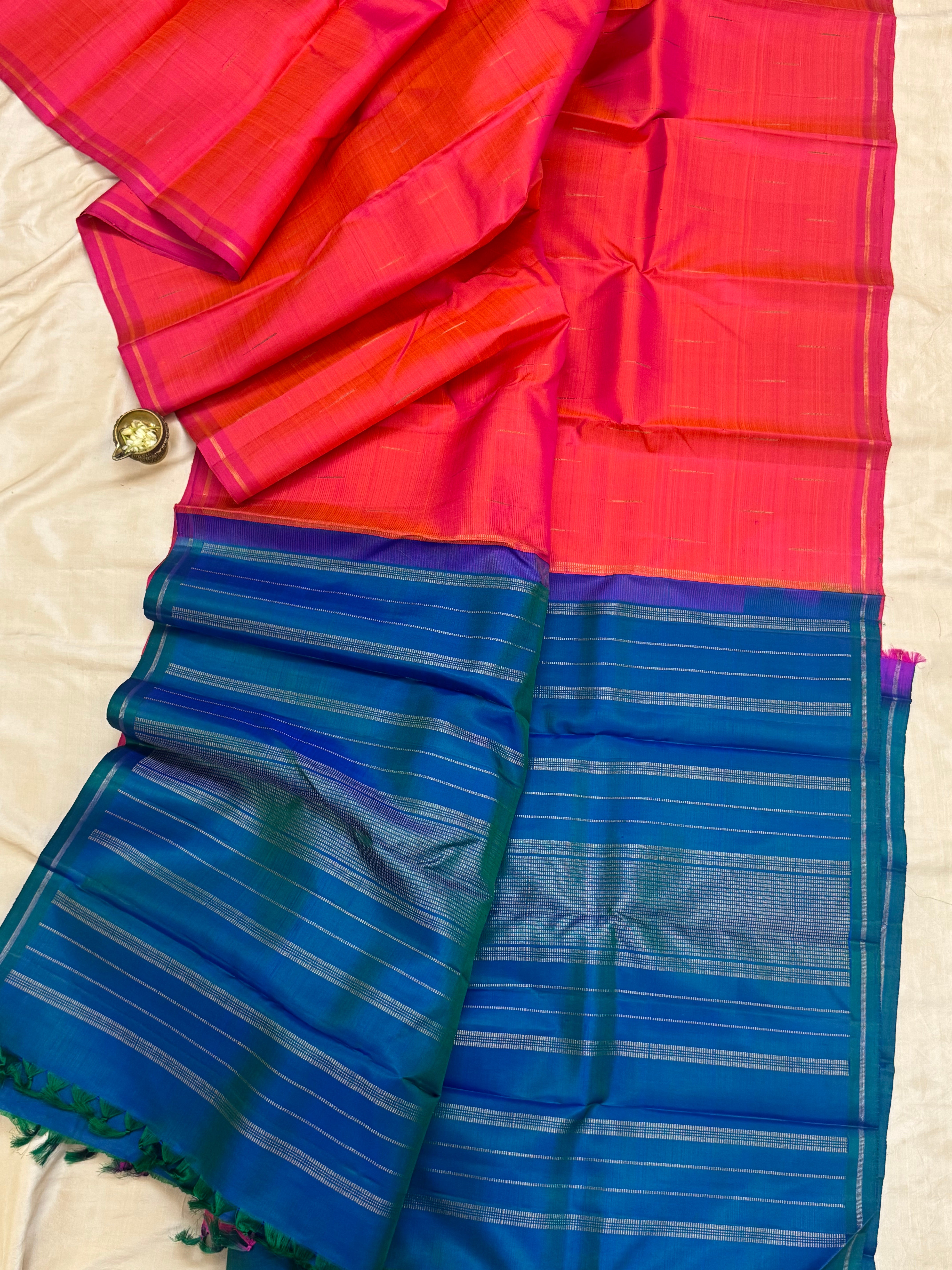 Malli moggu dual tone pink  / Kanjipuram silk