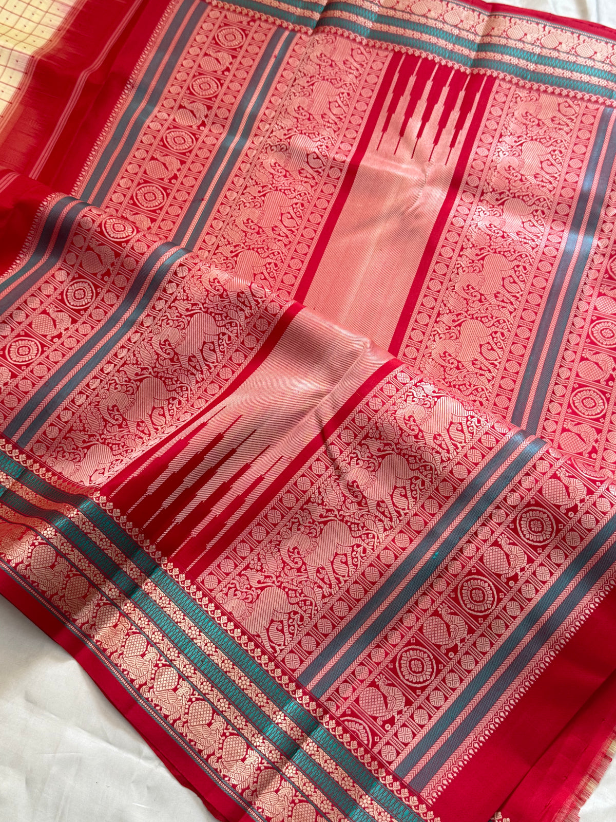 Offwhite and red kattam butta / Special edition kanjipuram silk