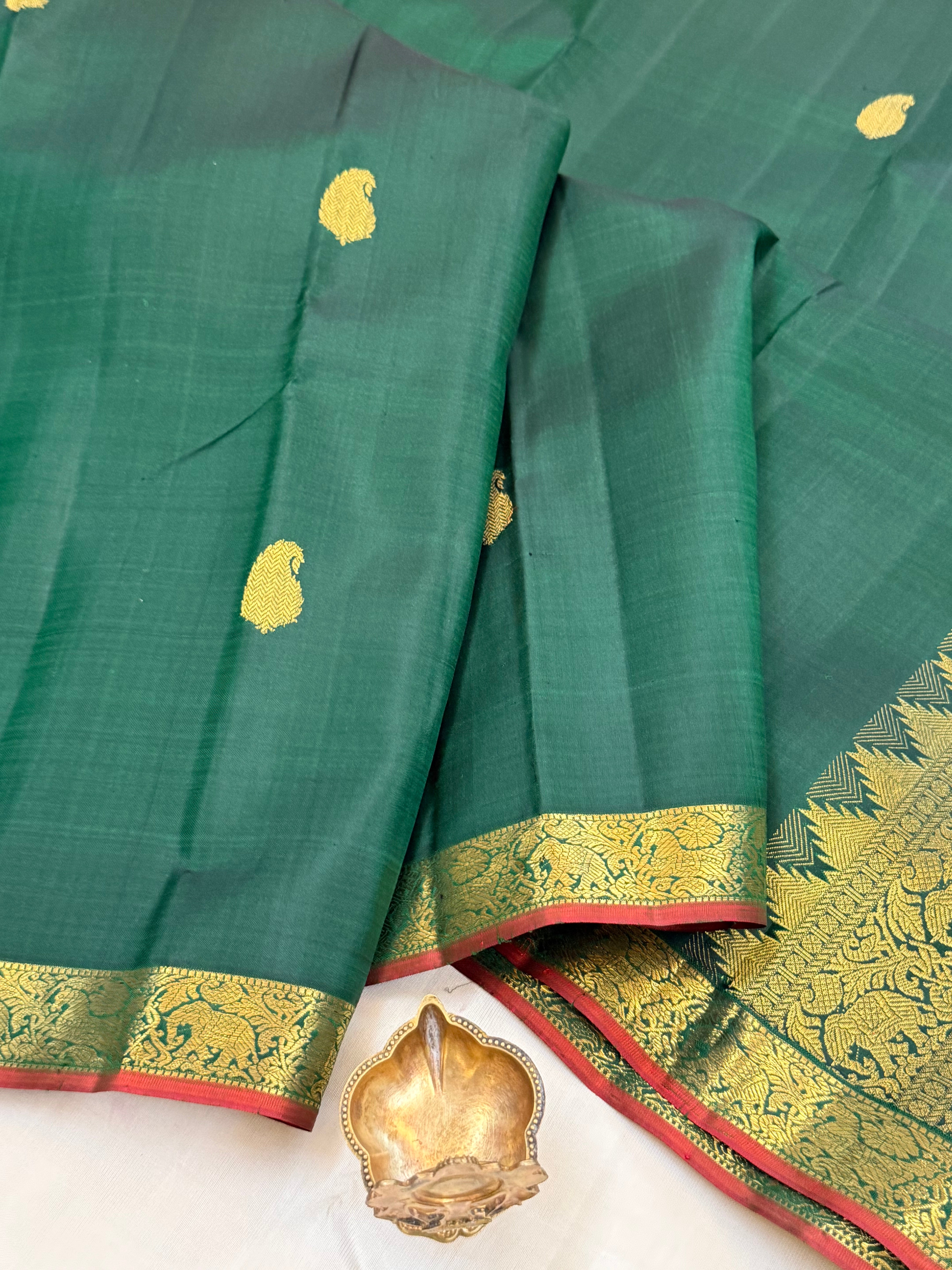 Forest green body with mango Butta simple 2g  kanjipuram silk CLSA11011
