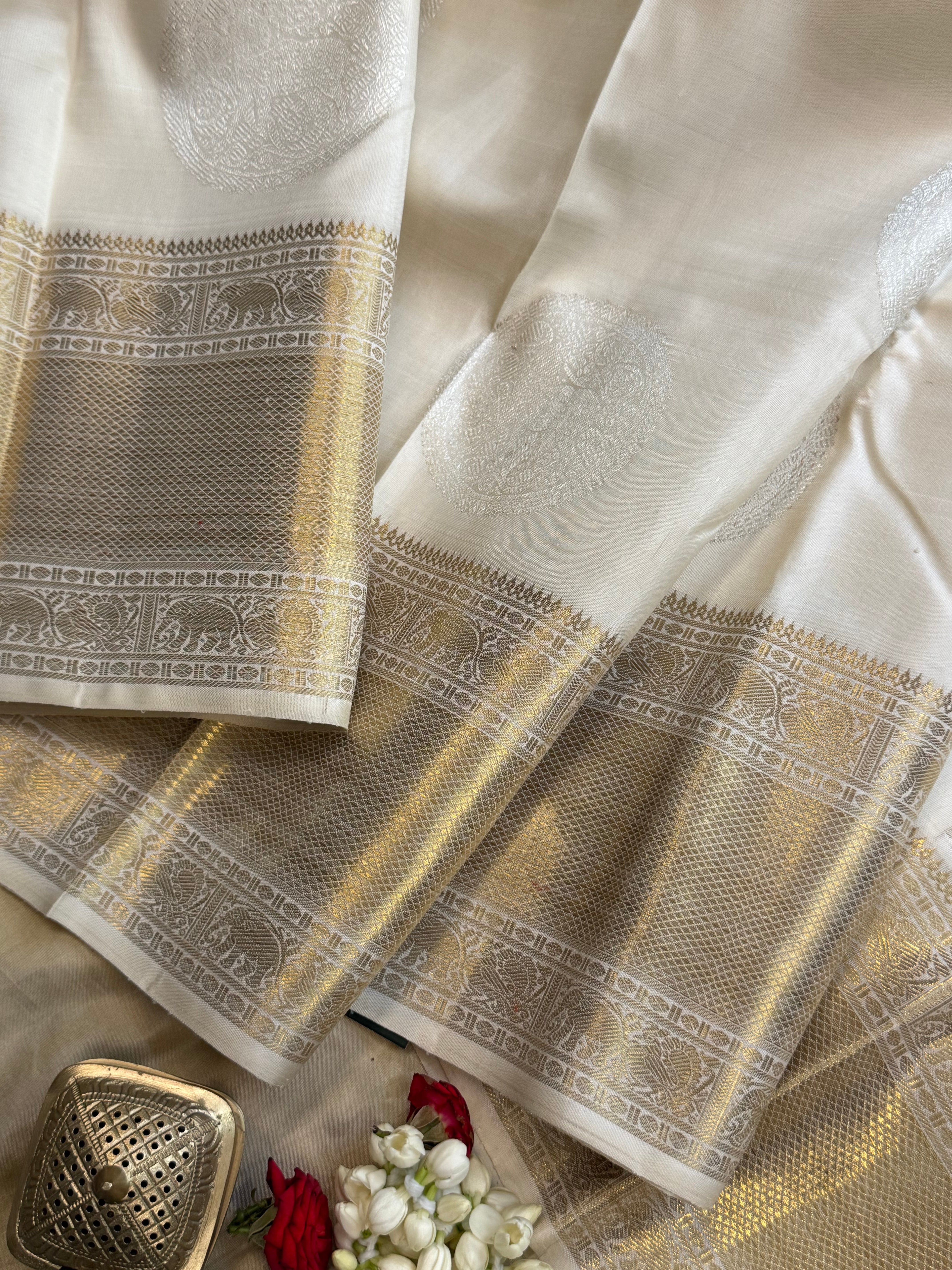 Onam edit - offwhite big yazhi butta/ Kanjipuram silk CLSA2272