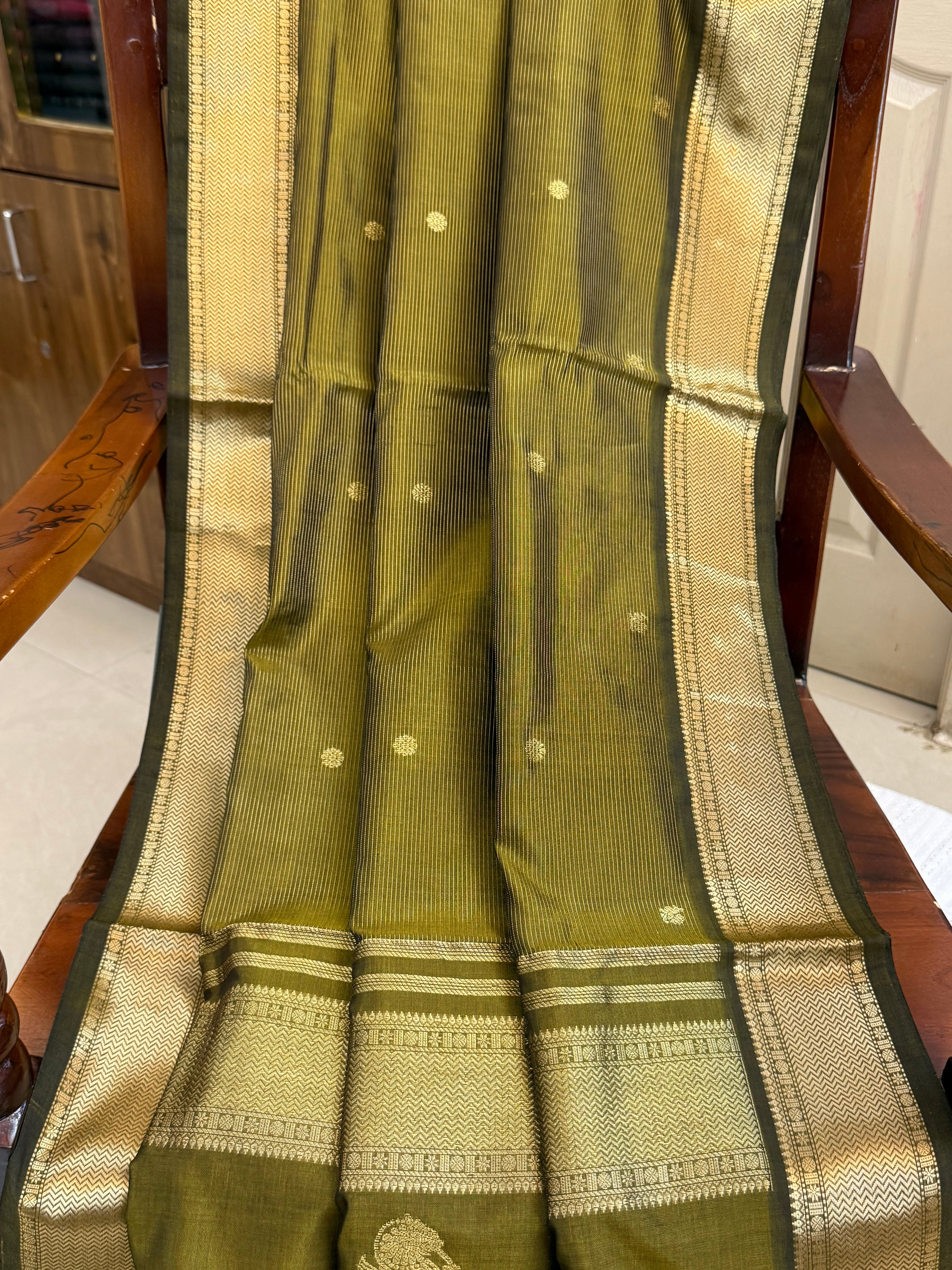 Deep olive green yazhi bettu butta/ Premium Silk Cotton CL9613