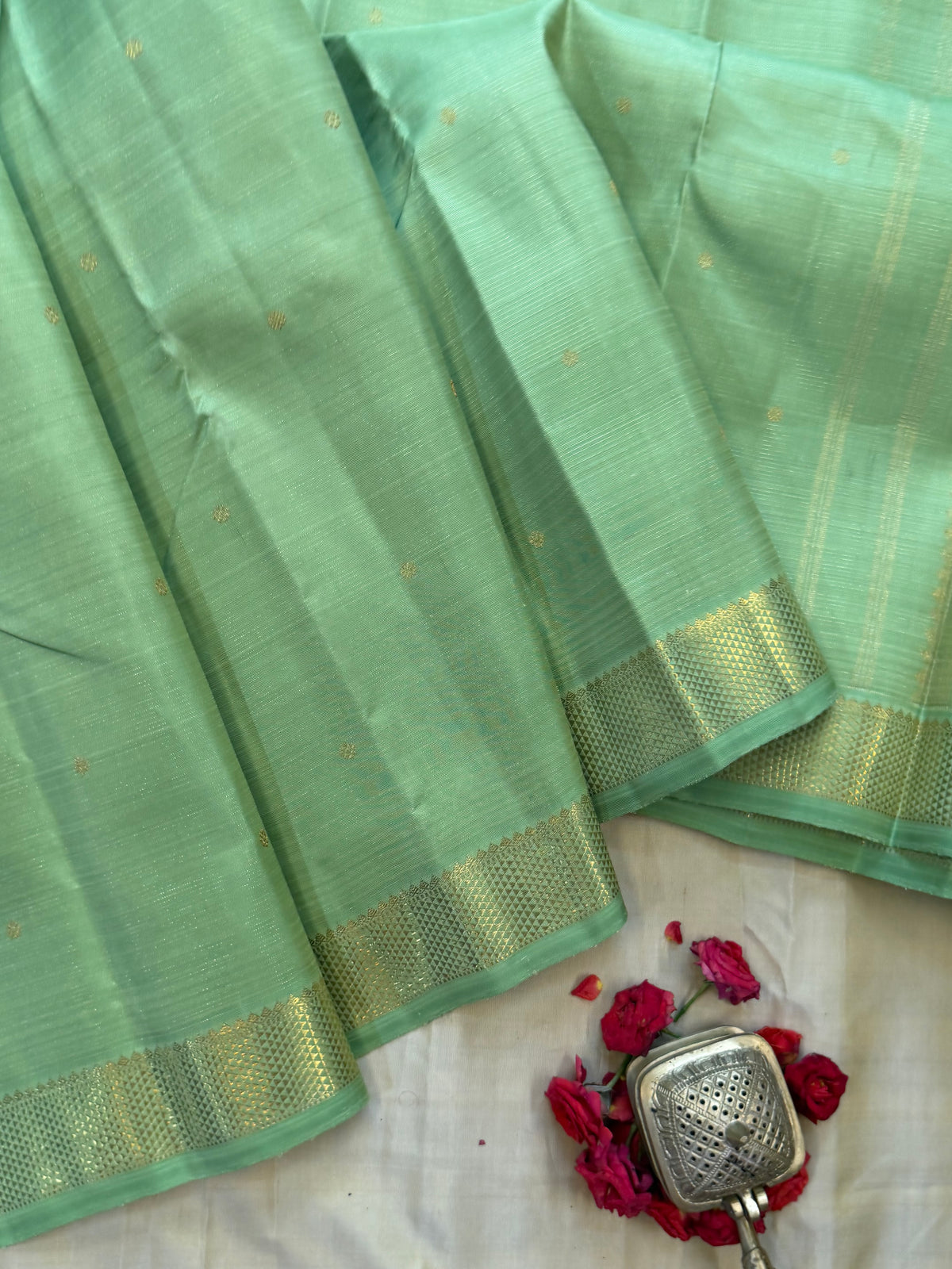 Elakai green Vairaoosi / pure Zari Kanjipuram silk