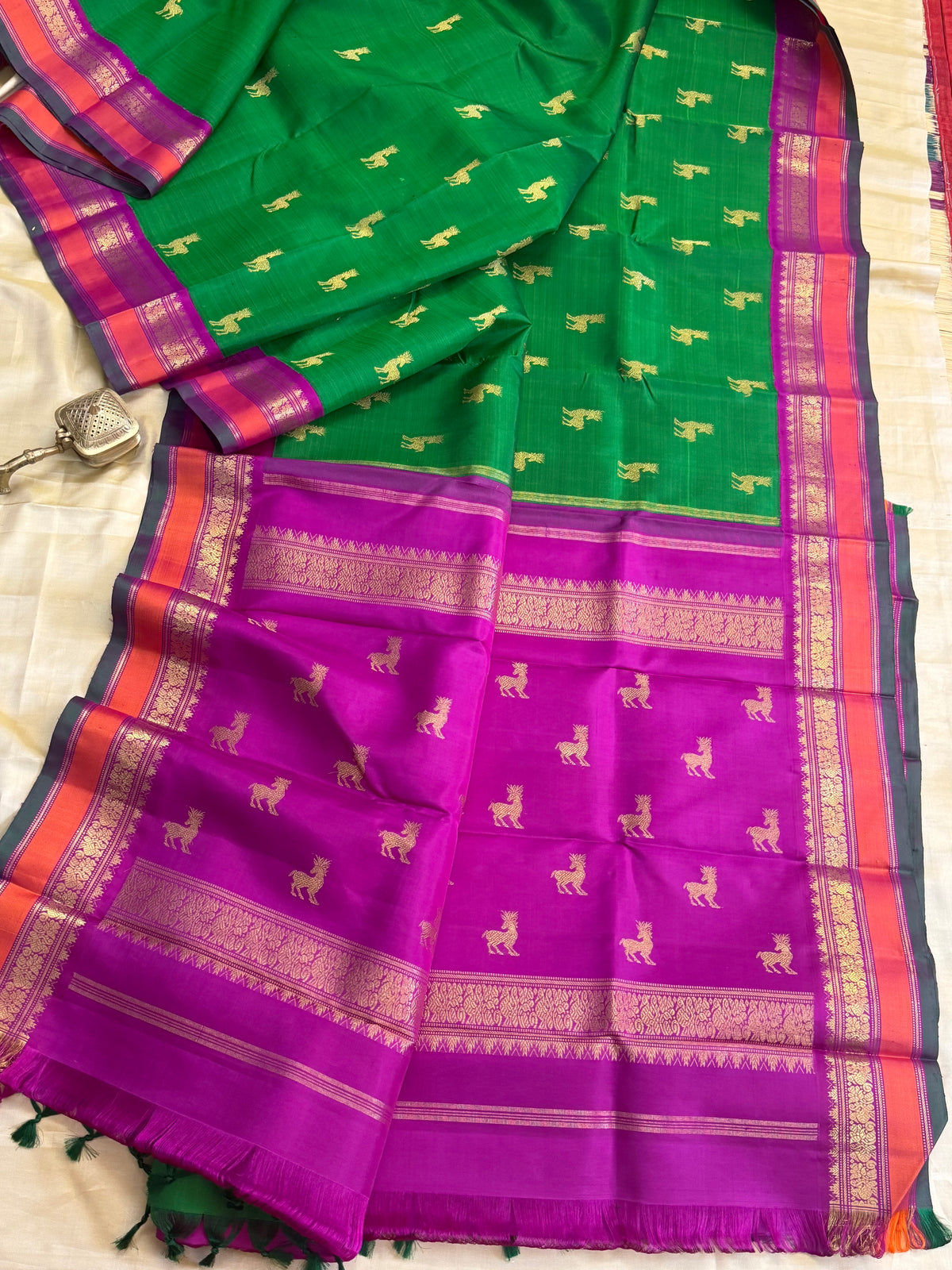 Colours of Navarathri green maan Butta Korvai  / pure Kanjipuram silk