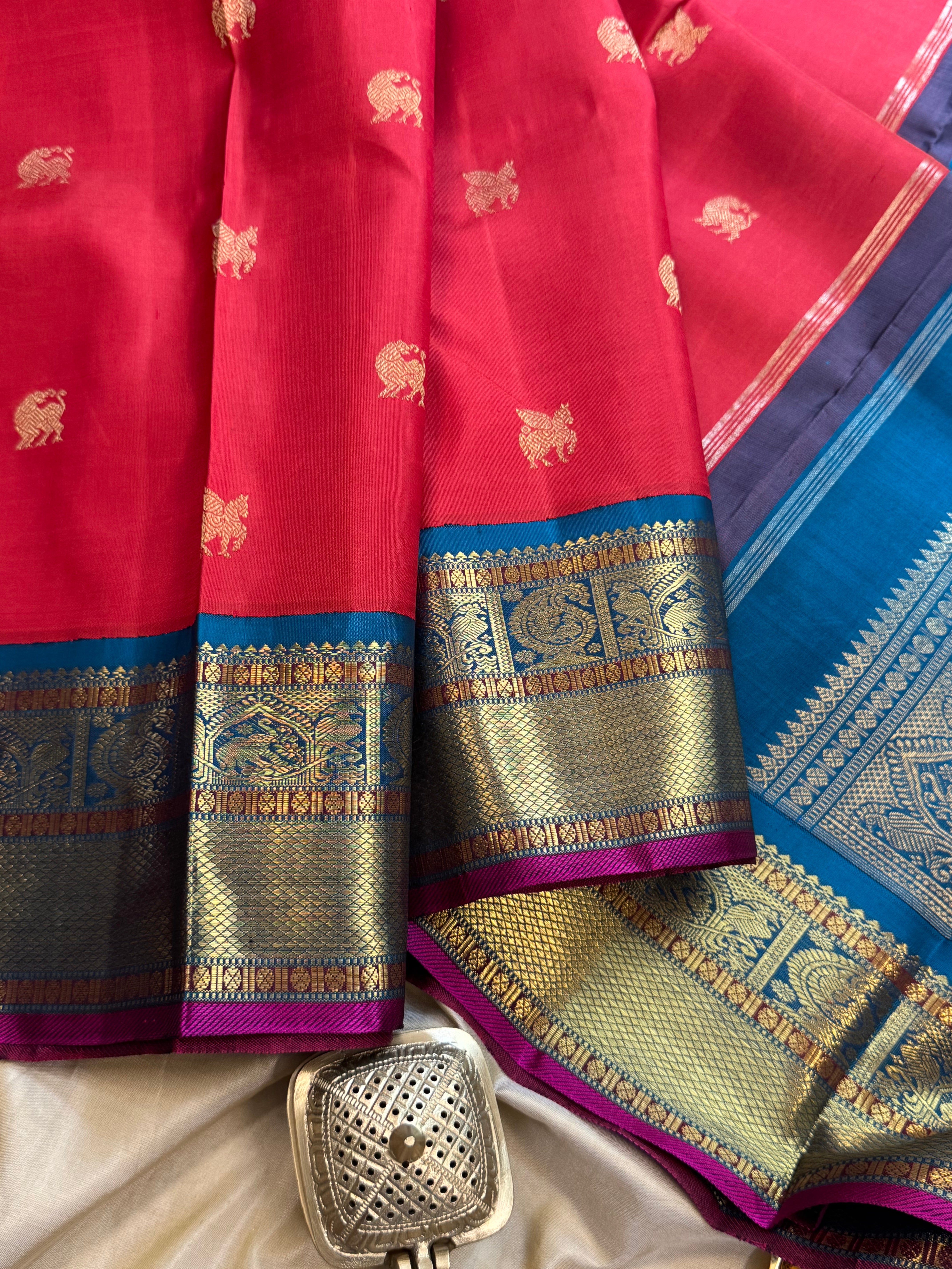 Deep rust korvai  : kanjipuram silk