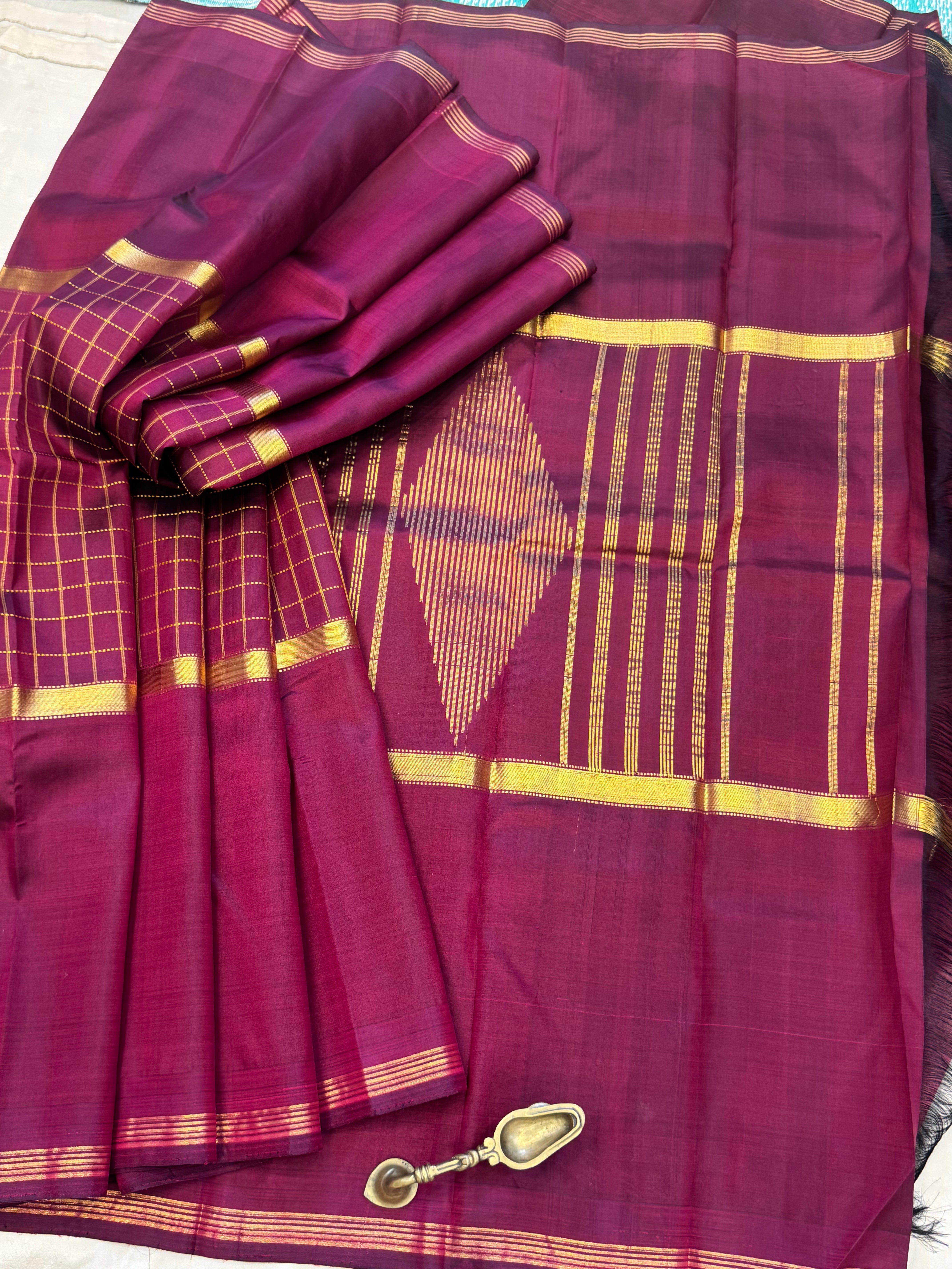 Araku kattam long border/ Arani silk