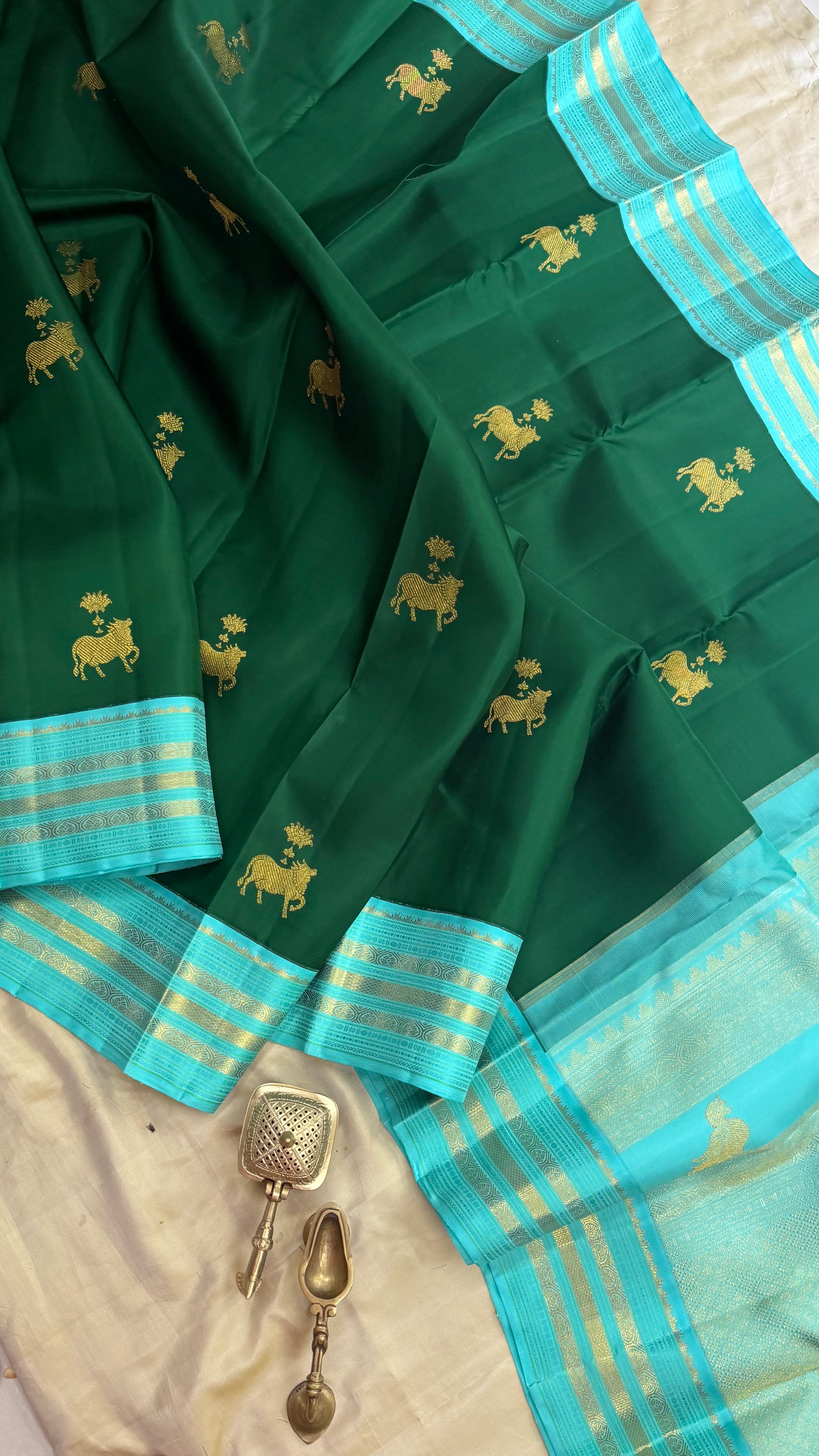 Amoha : Green with turquoise blue Korvai   Kanjipuram silk 9088CL
