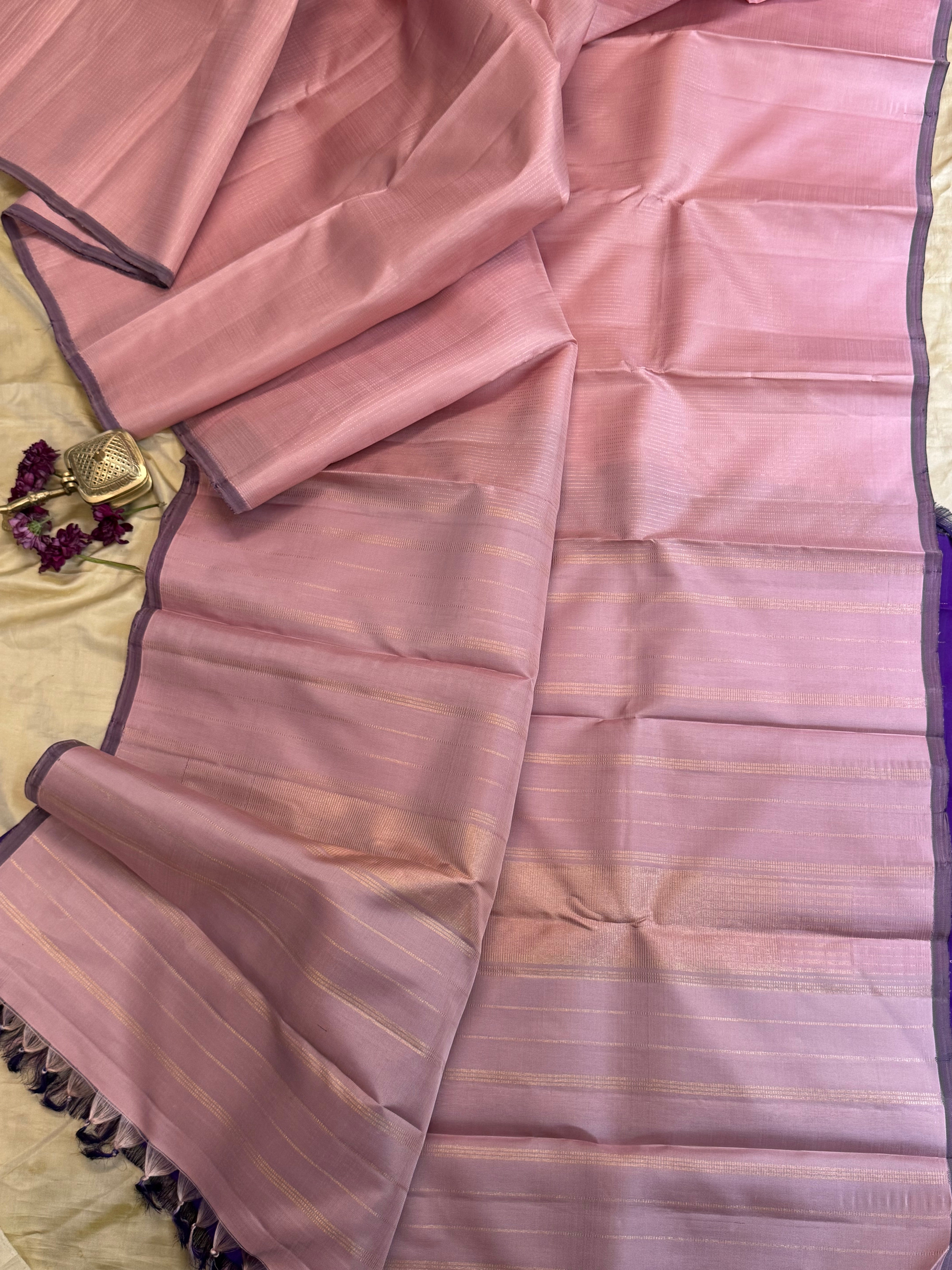 Pink Oosi  zari stripes / Kanjipuram silk