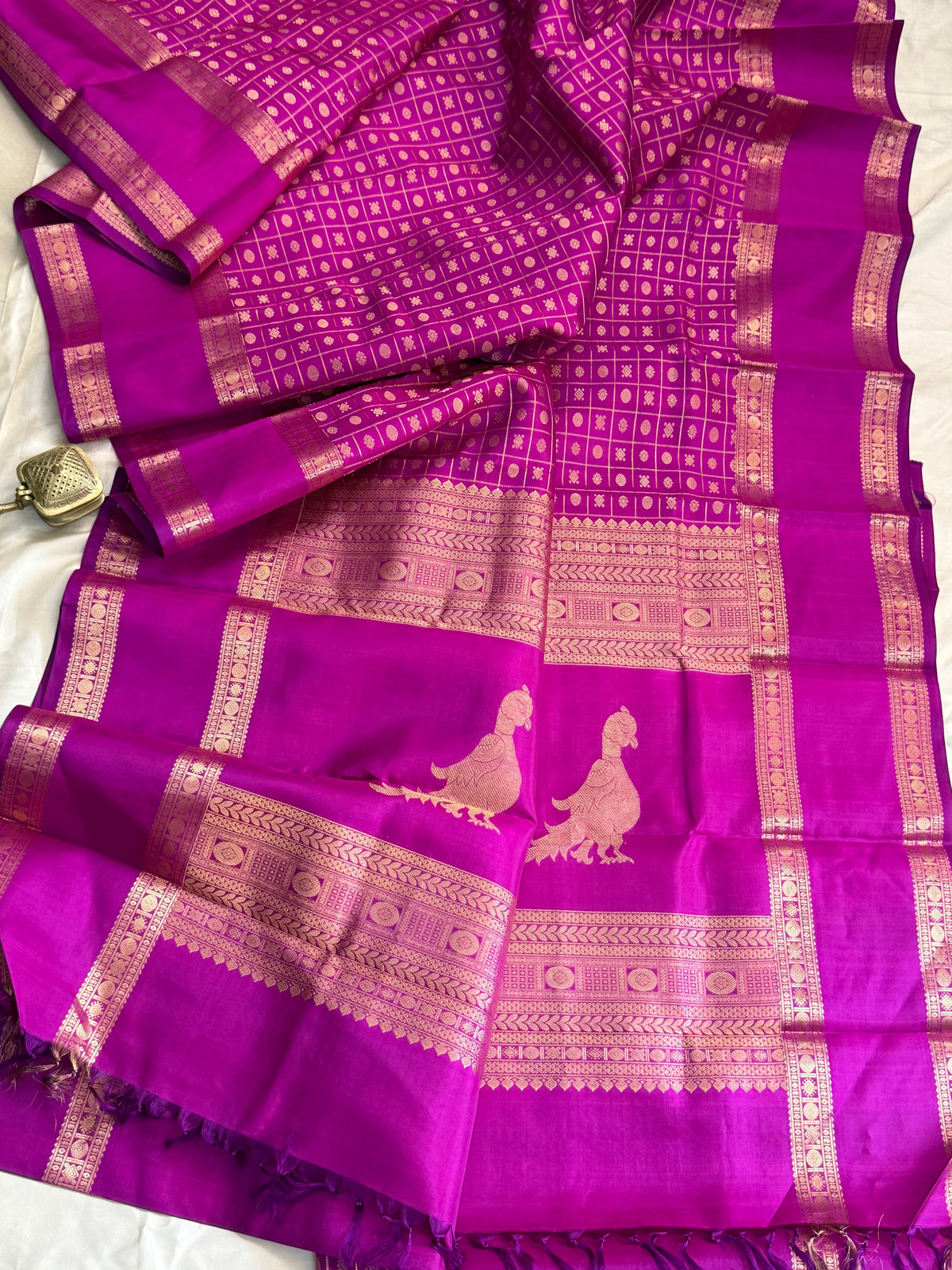 Magenta pink lakshambutta kili pallu / Special edition kanjipuram silk