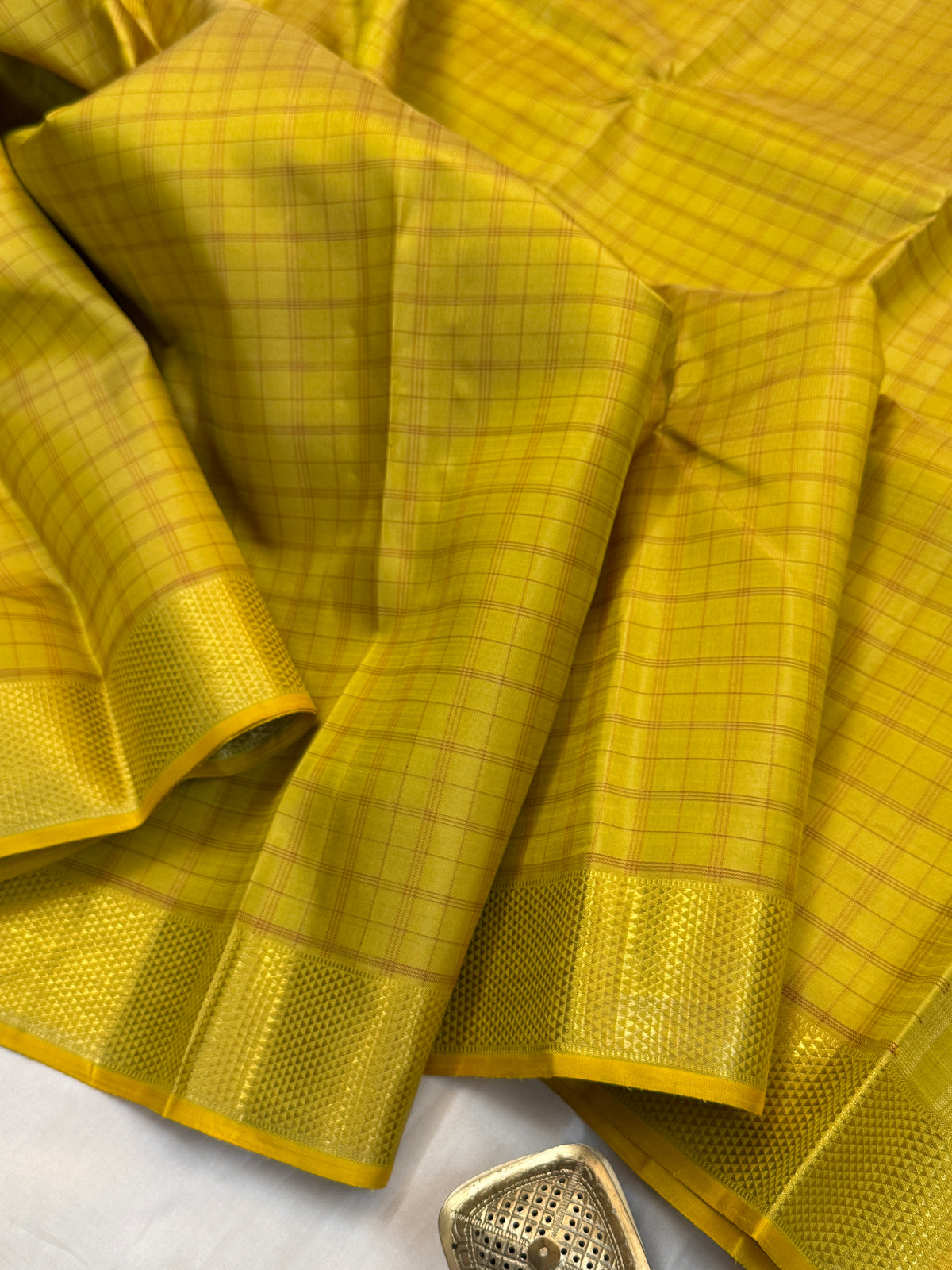 Golden thread checks and pure Zari getti border / kanjipuram silk saree clsa 11336