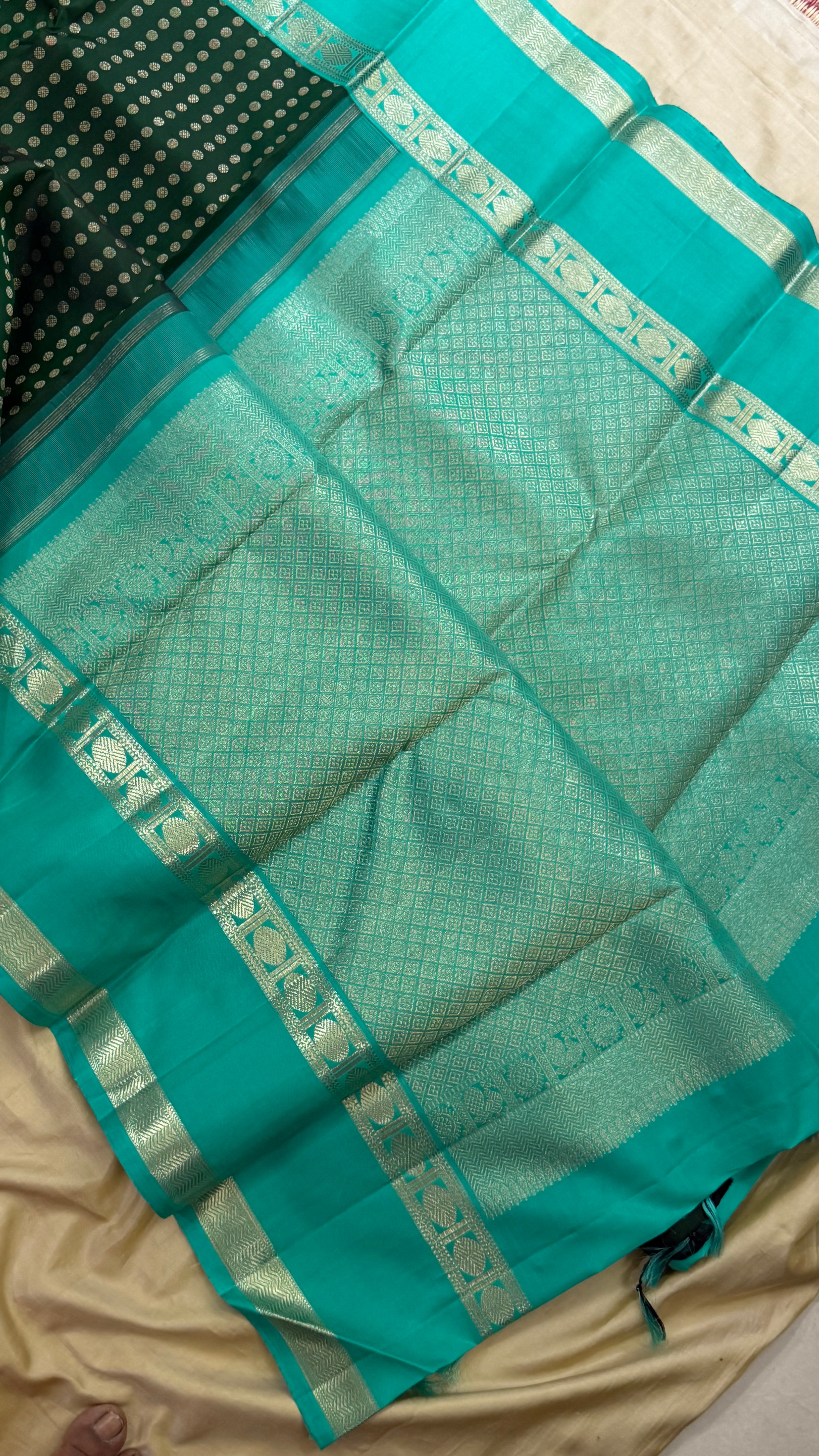 Amoha : Green Laksham Butta  Korvai Kanjipuram silk 9101CL