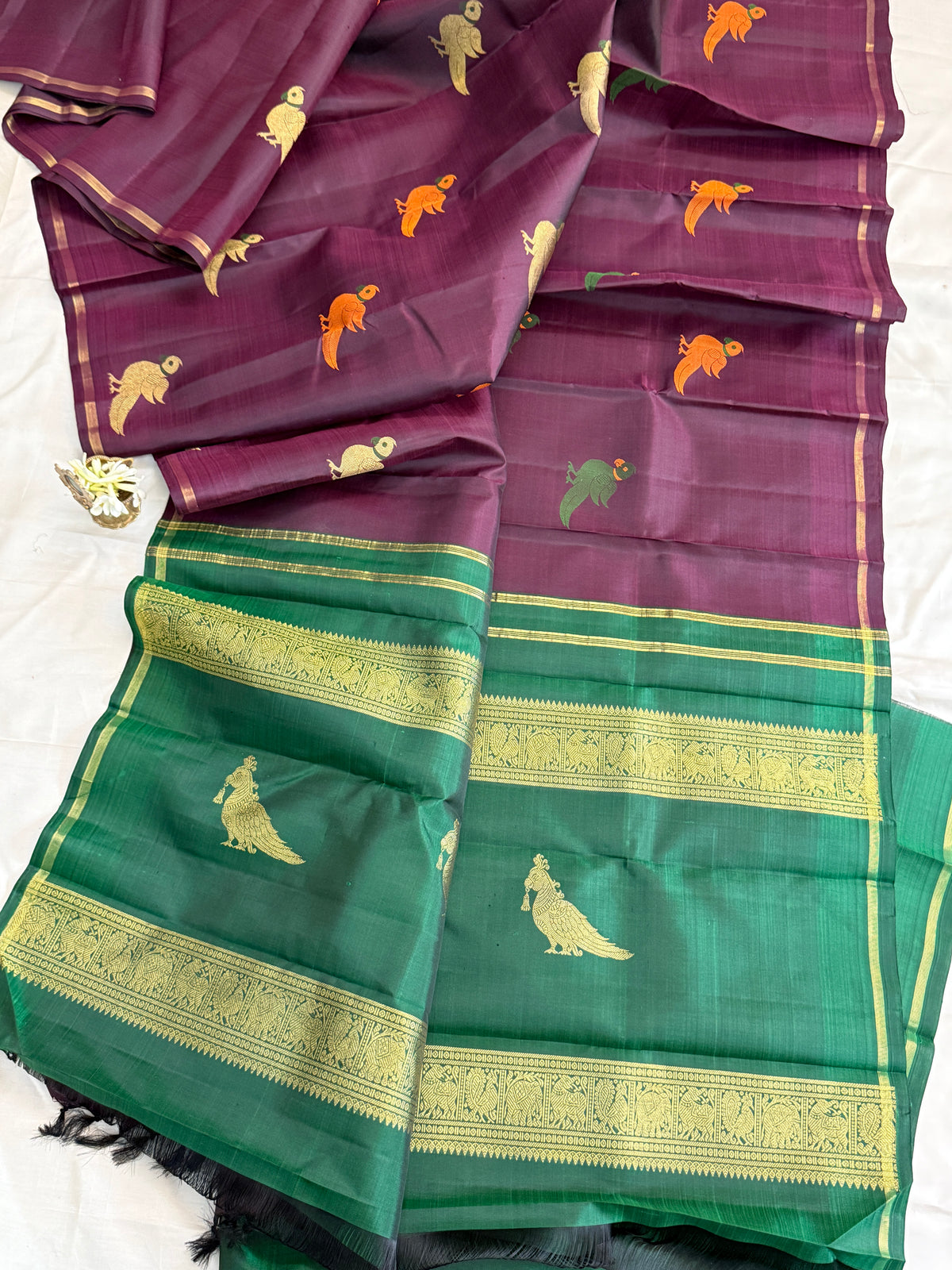 Paaku color zari and thread killi body butta / Kanjipuram silk CLSA11629