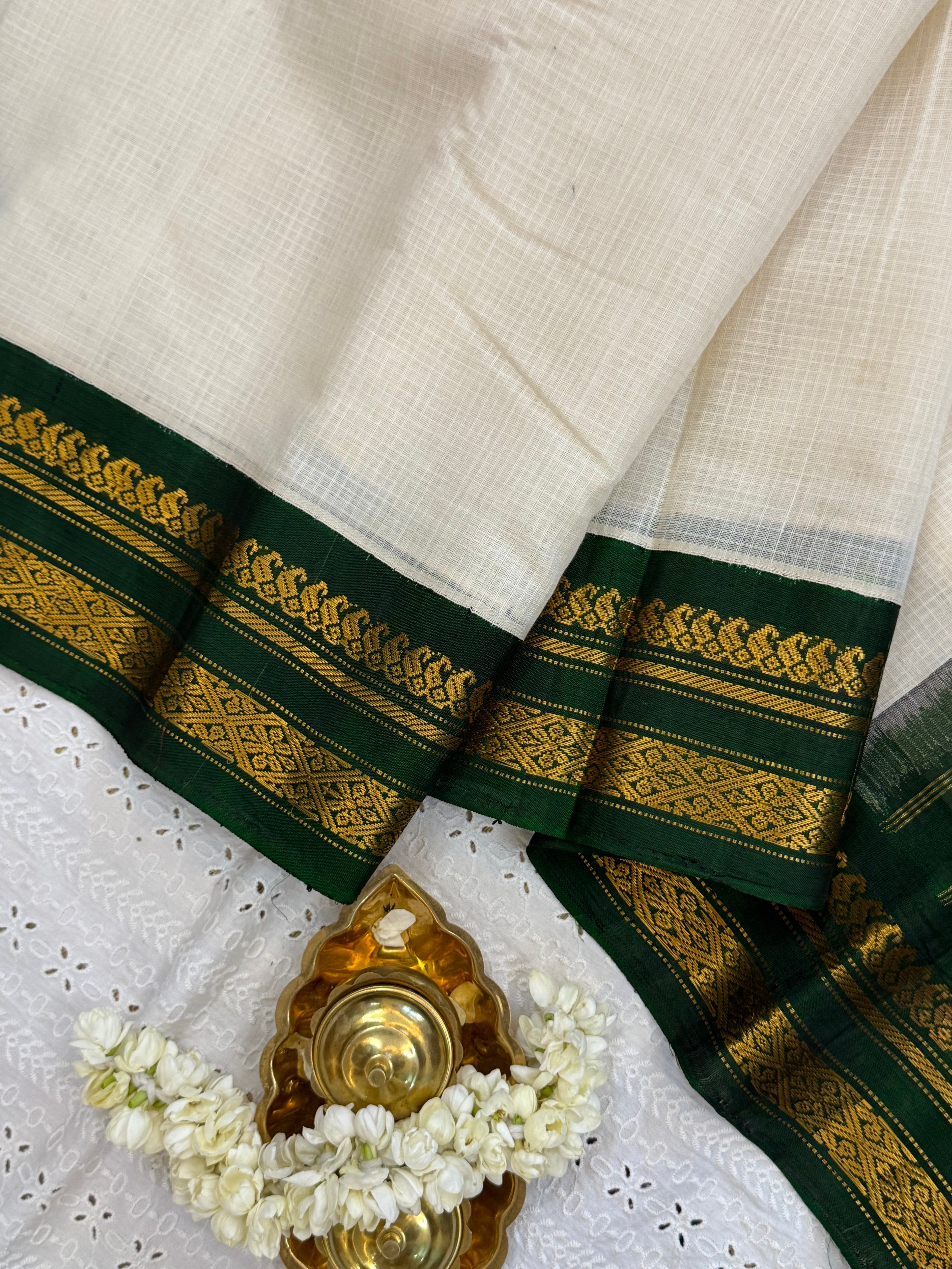 Offwhite and green / Gadwal cotton - No Blouse CLSA9305