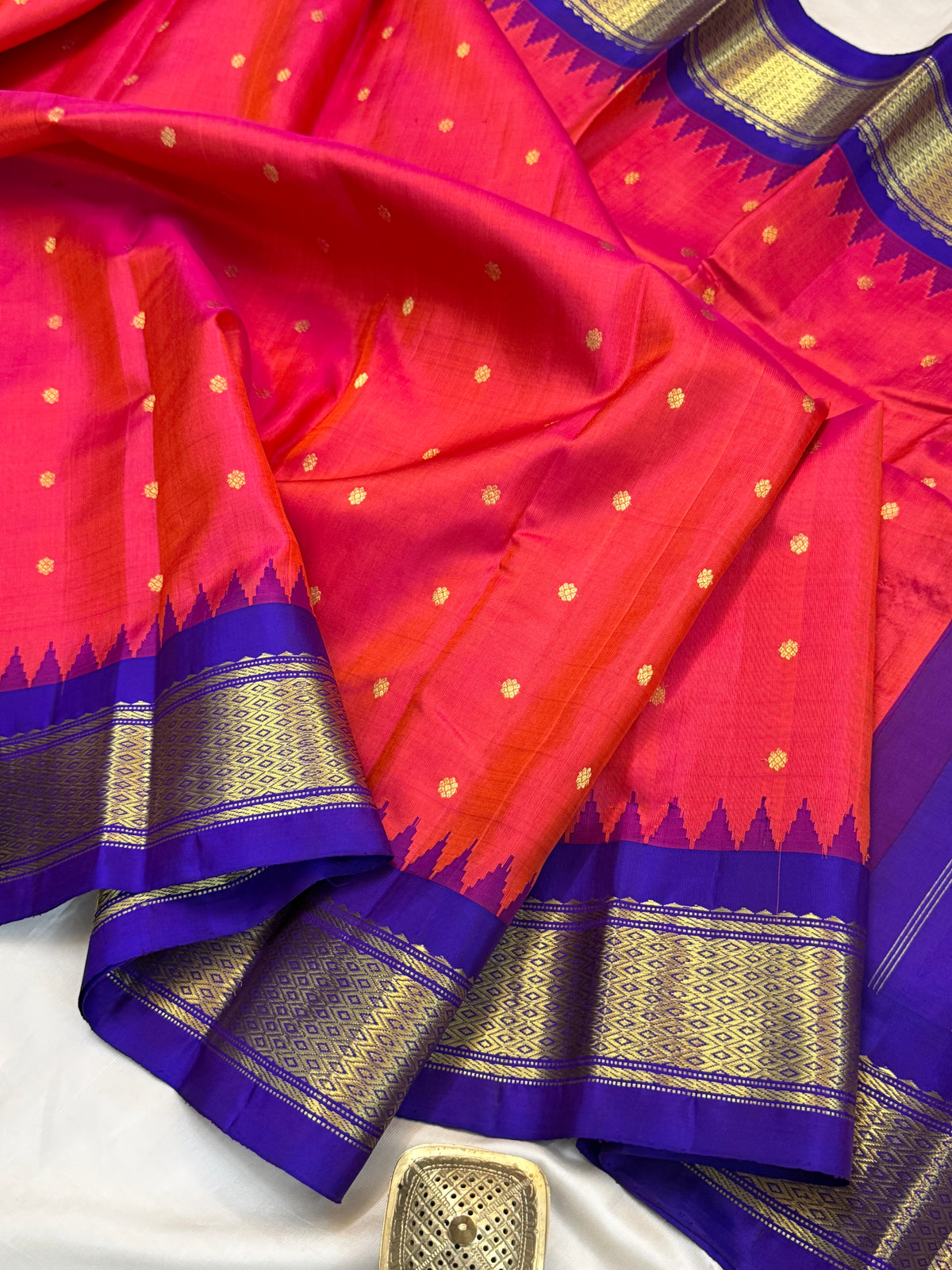 Gadwal silk pink shot colour Korvai temple clsa7386