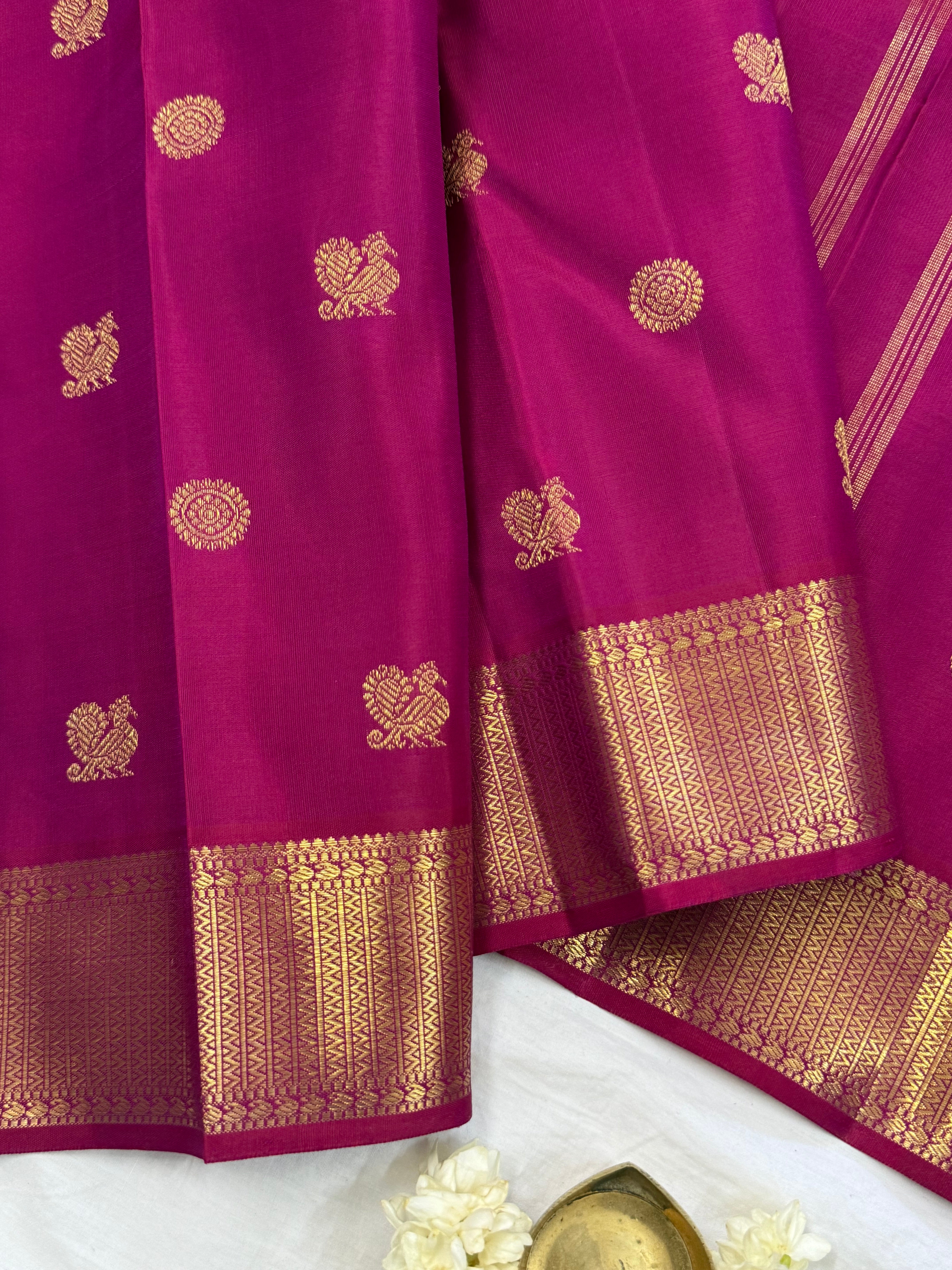 Pink annam and chakram butta / Kanjipuram silk