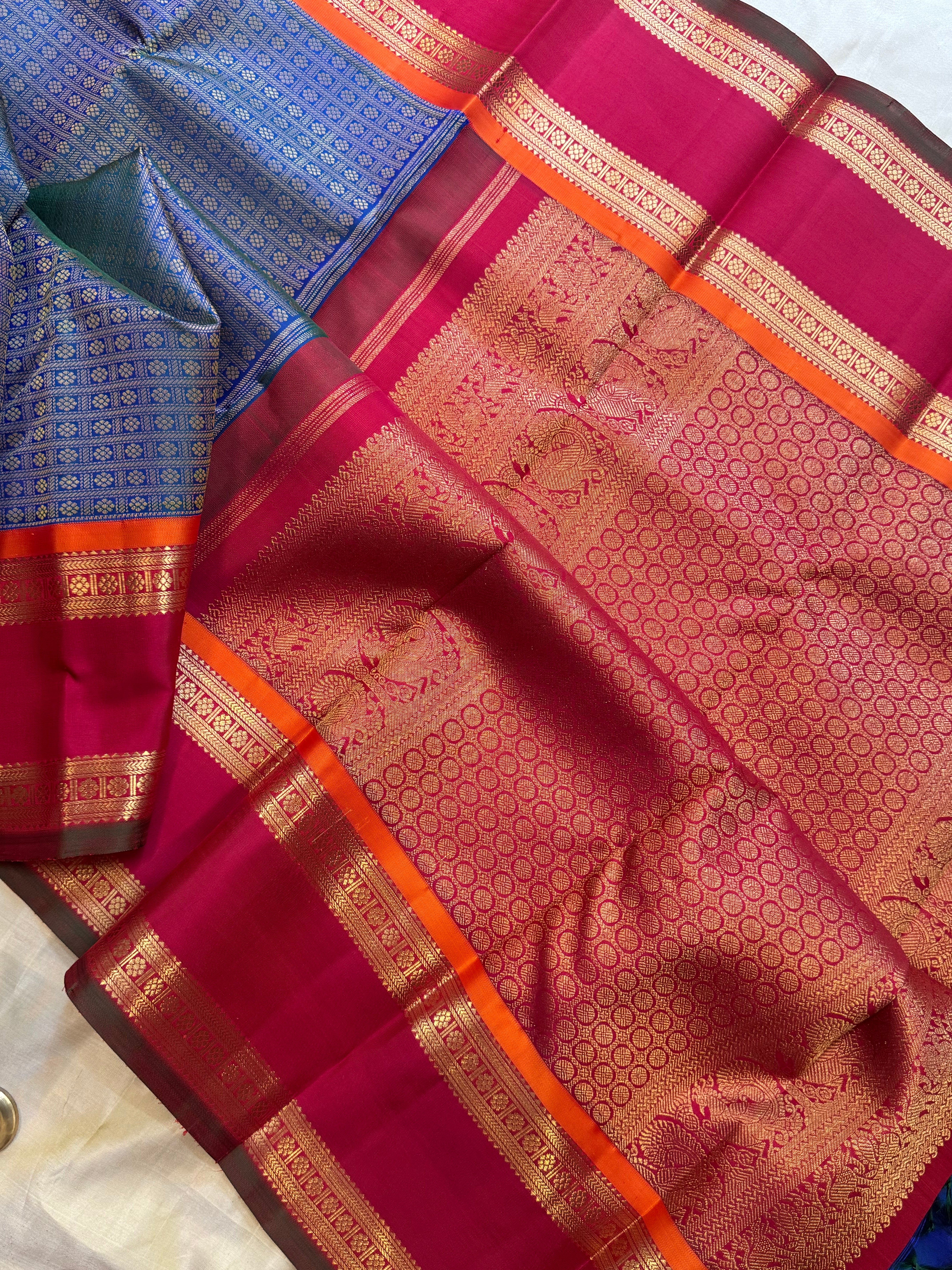 Mayilkazhuthu Laksham Butta korvai : kanjipuram silk
