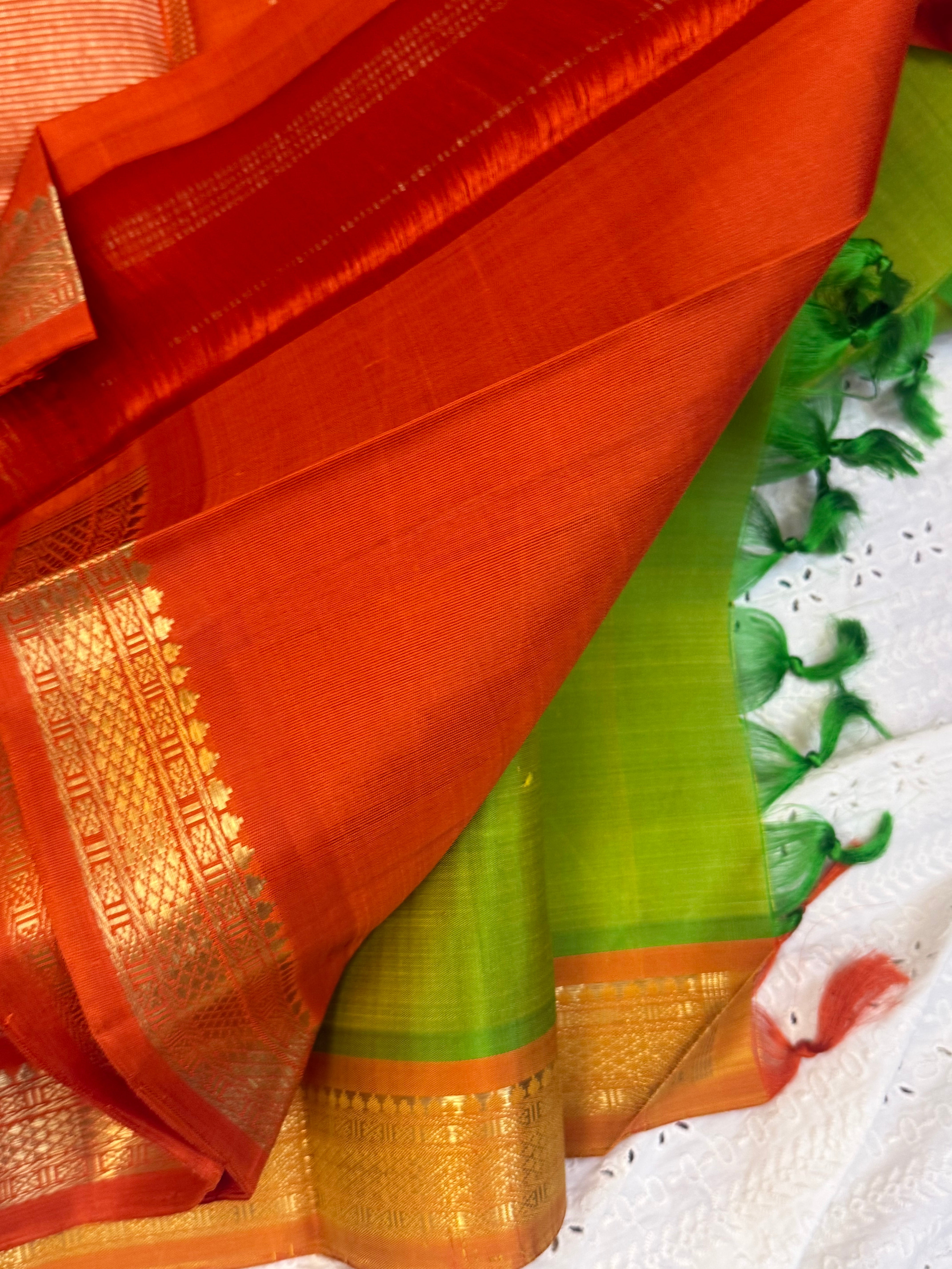 Parrot green with chakram Butta /kanjipuram silk saree CLSA738