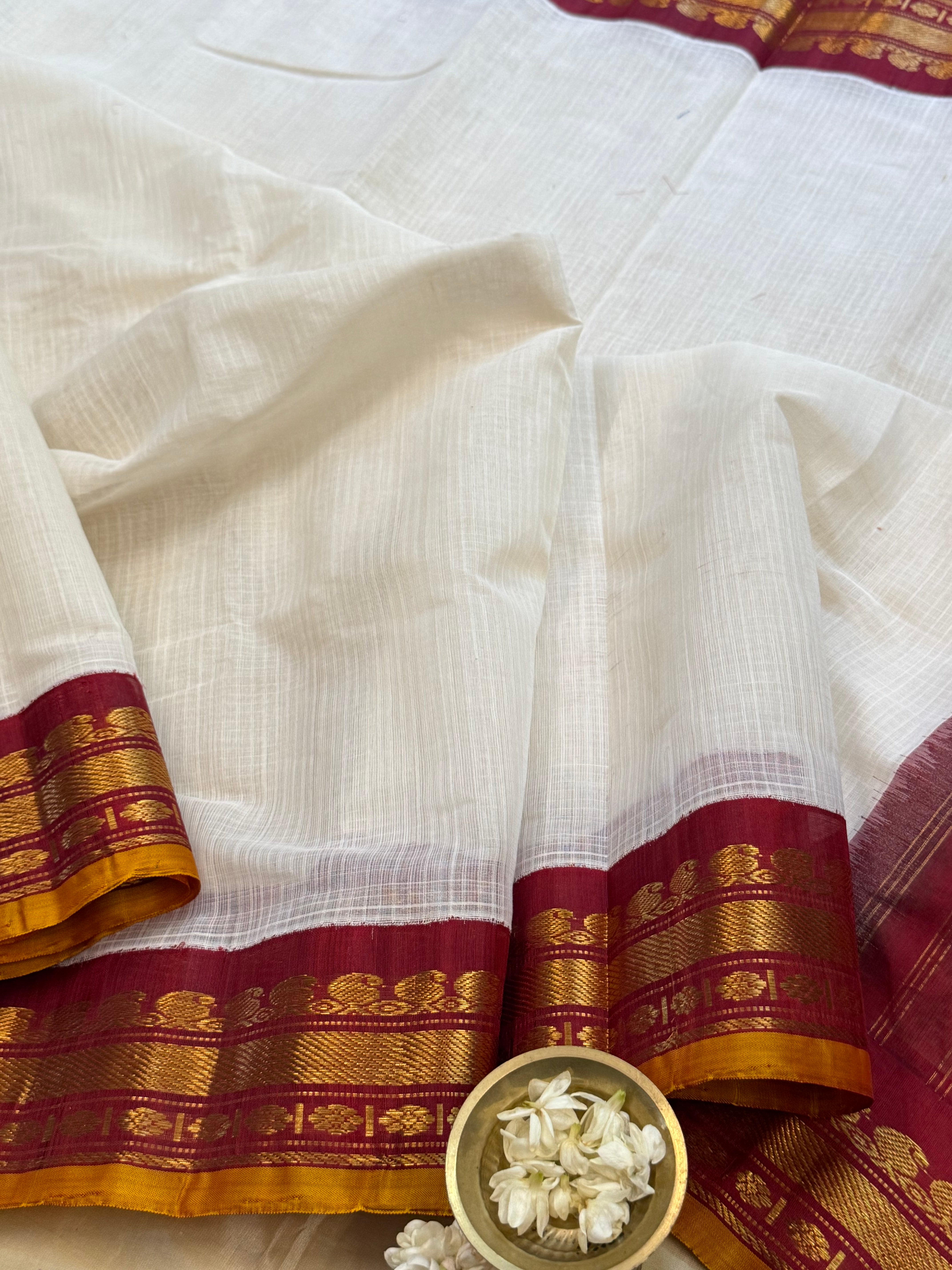 Offwhite and araku korvai / Gadwal cotton (No Blouse)