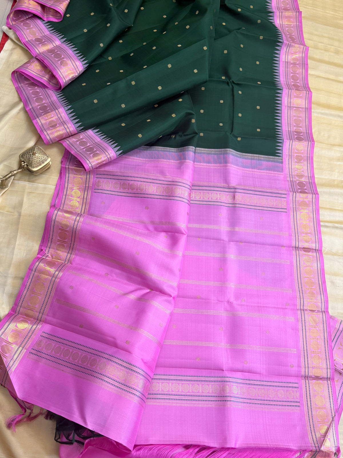Colours of Navarathri green Korvai / pure Kanjipuram silk