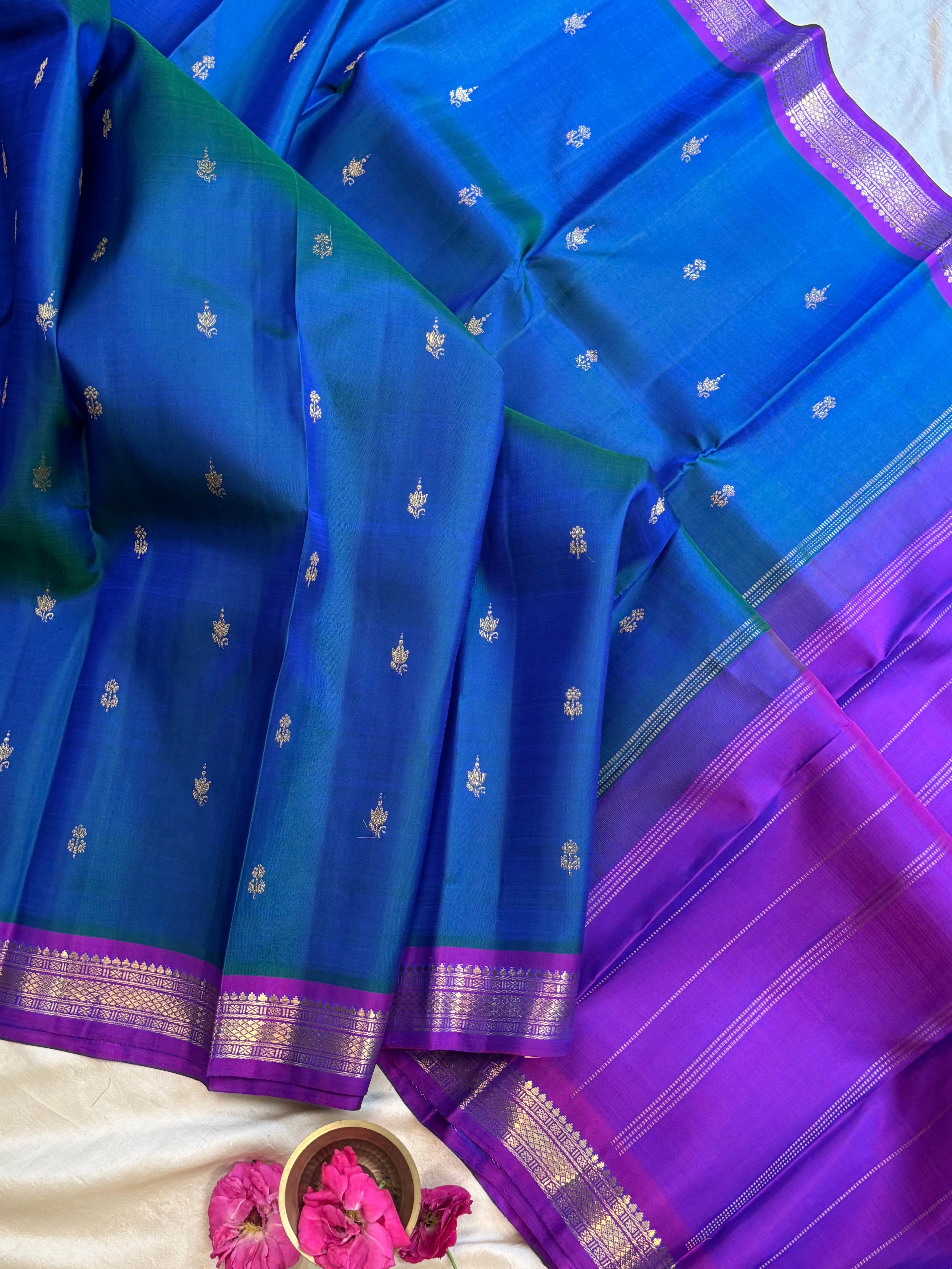 Mayilkazhuthu  small border kanjipuram silk