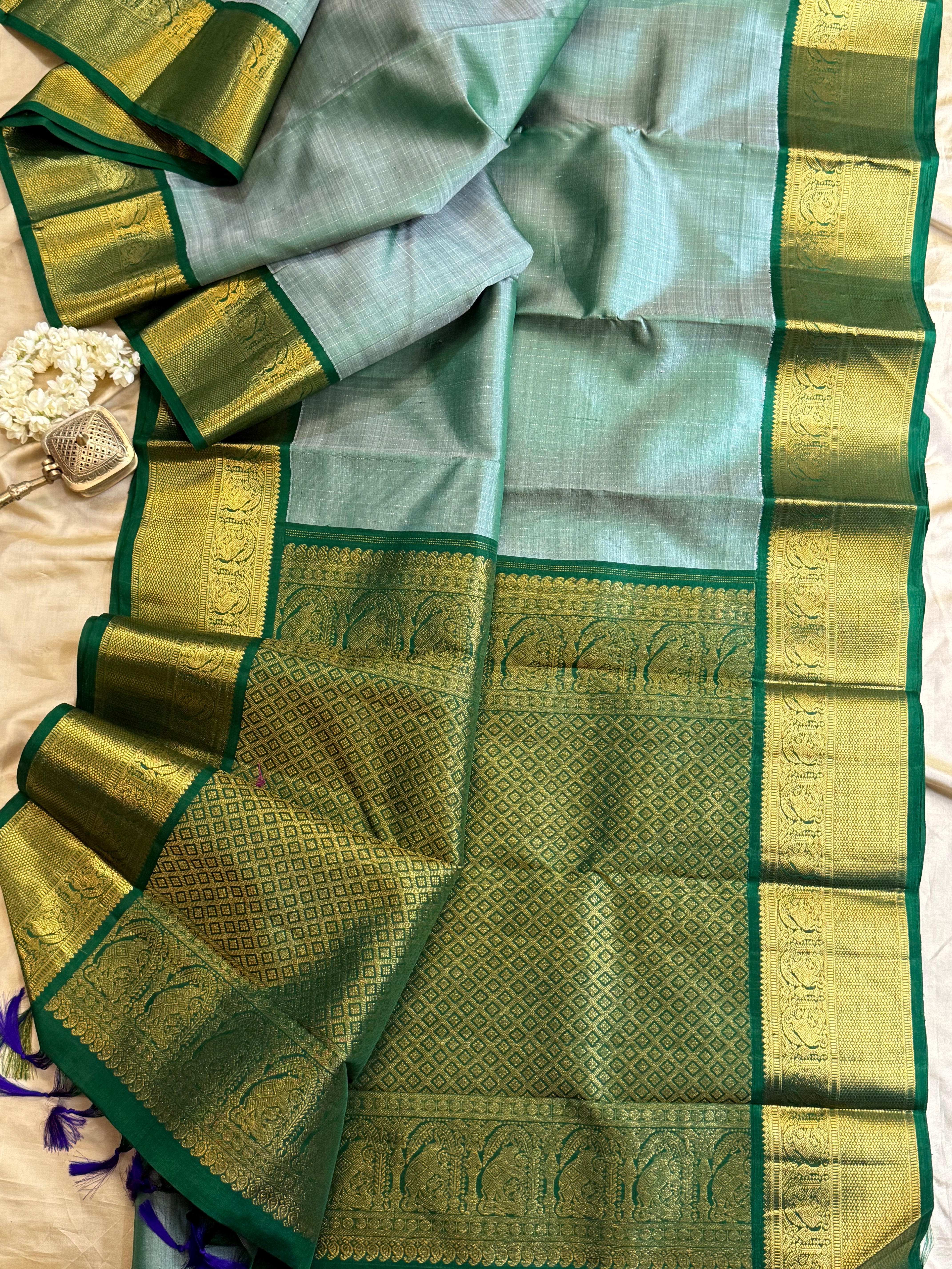 Green shot zari stripes and dark green border / Arani silk CL10109