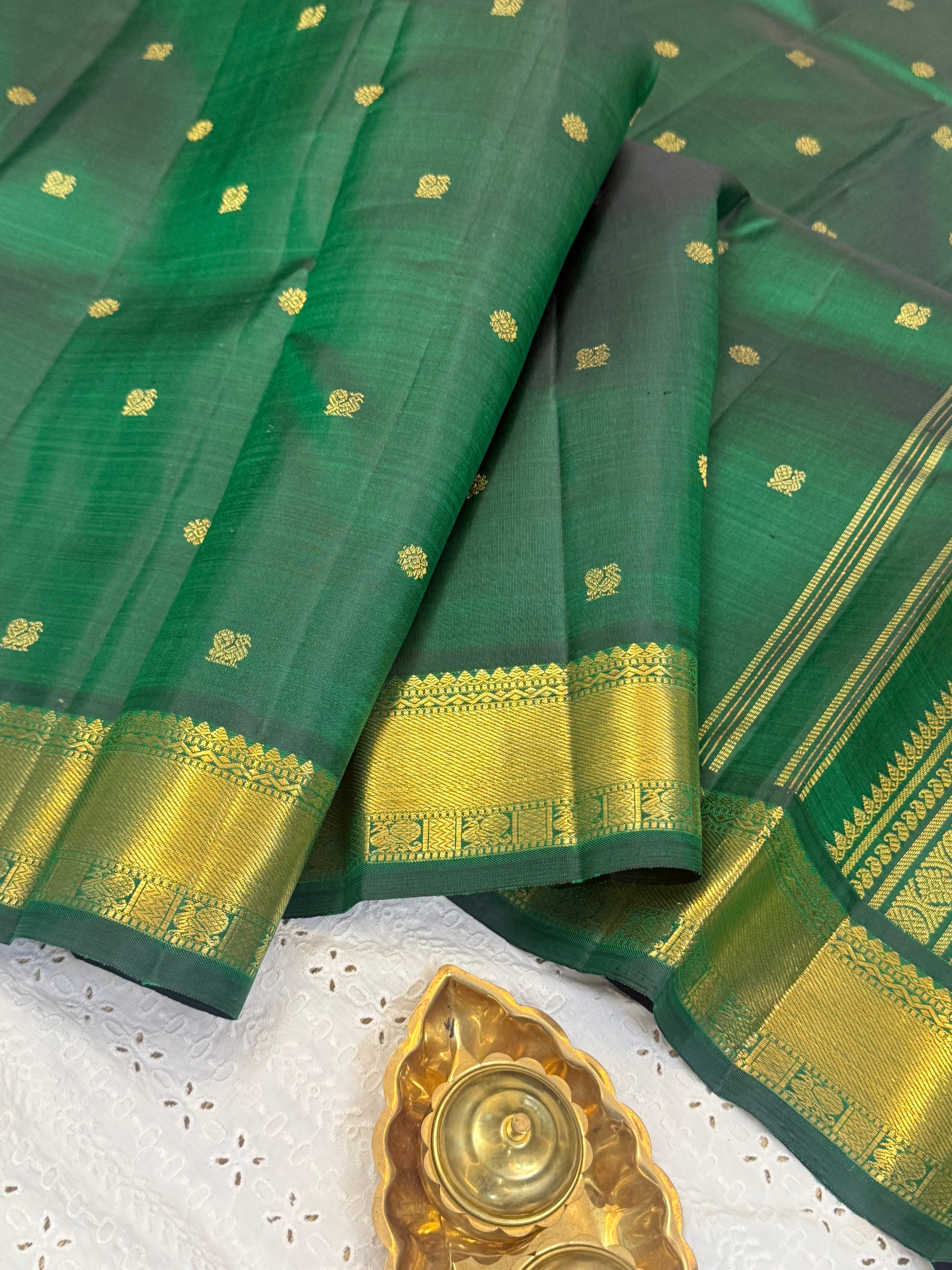 Forest green Annam and chakram Butta / kanjipuram silk saree CLSA10128