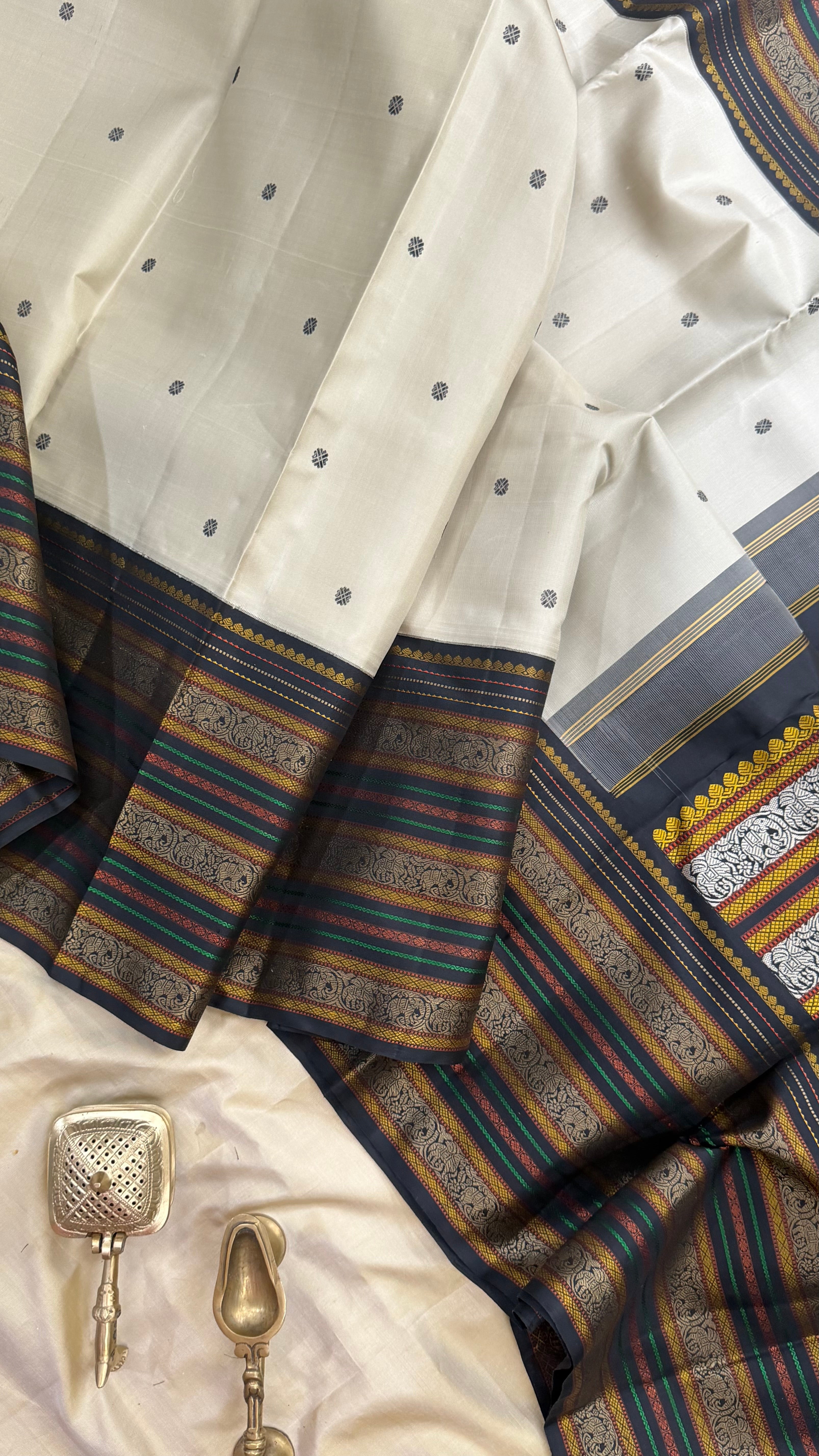 Amoha : cloudy white thread work  Korvai Kanjipuram silk 9087CL