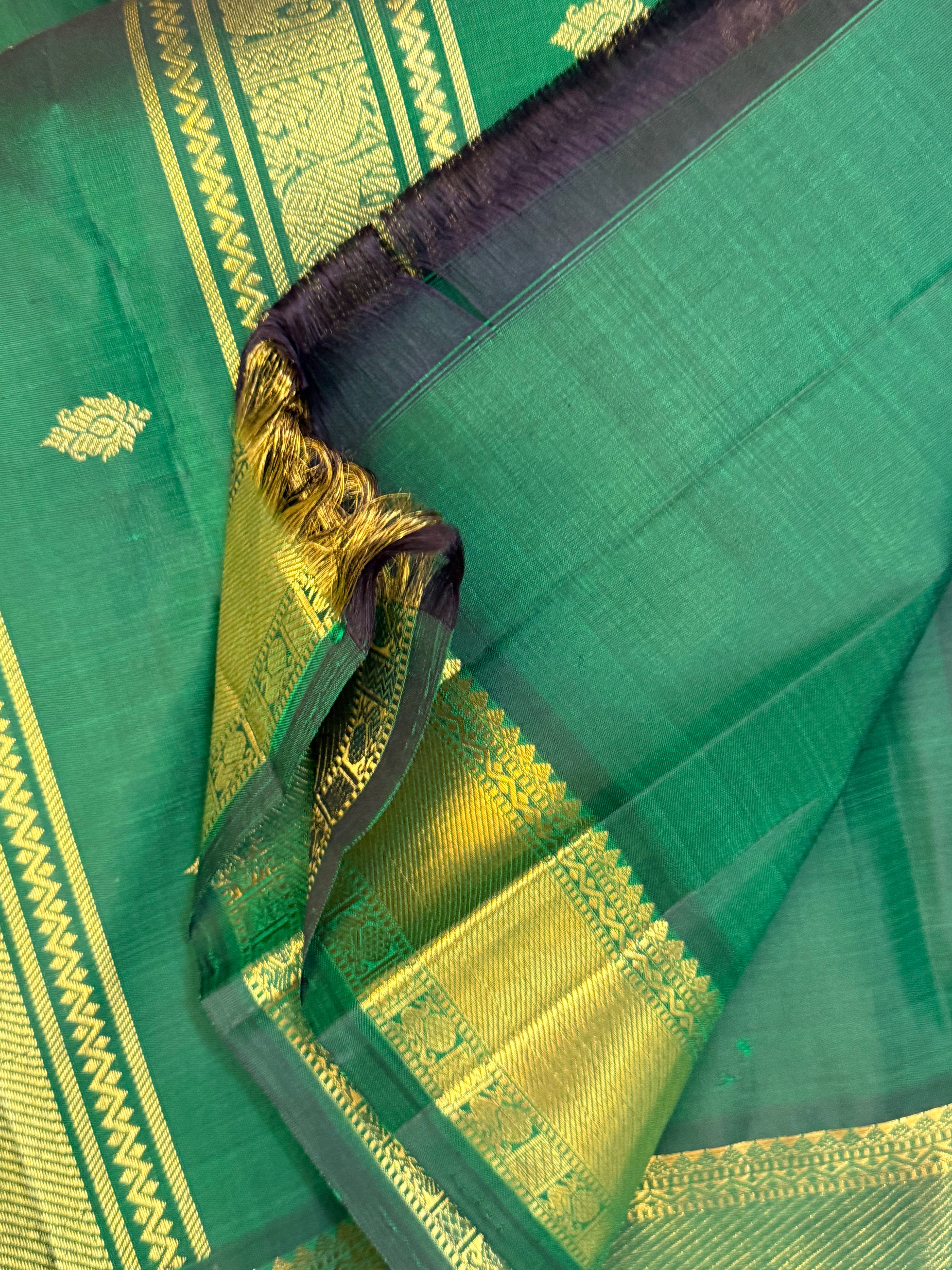 Forest green Annam and chakram Butta / kanjipuram silk saree CLSA10128