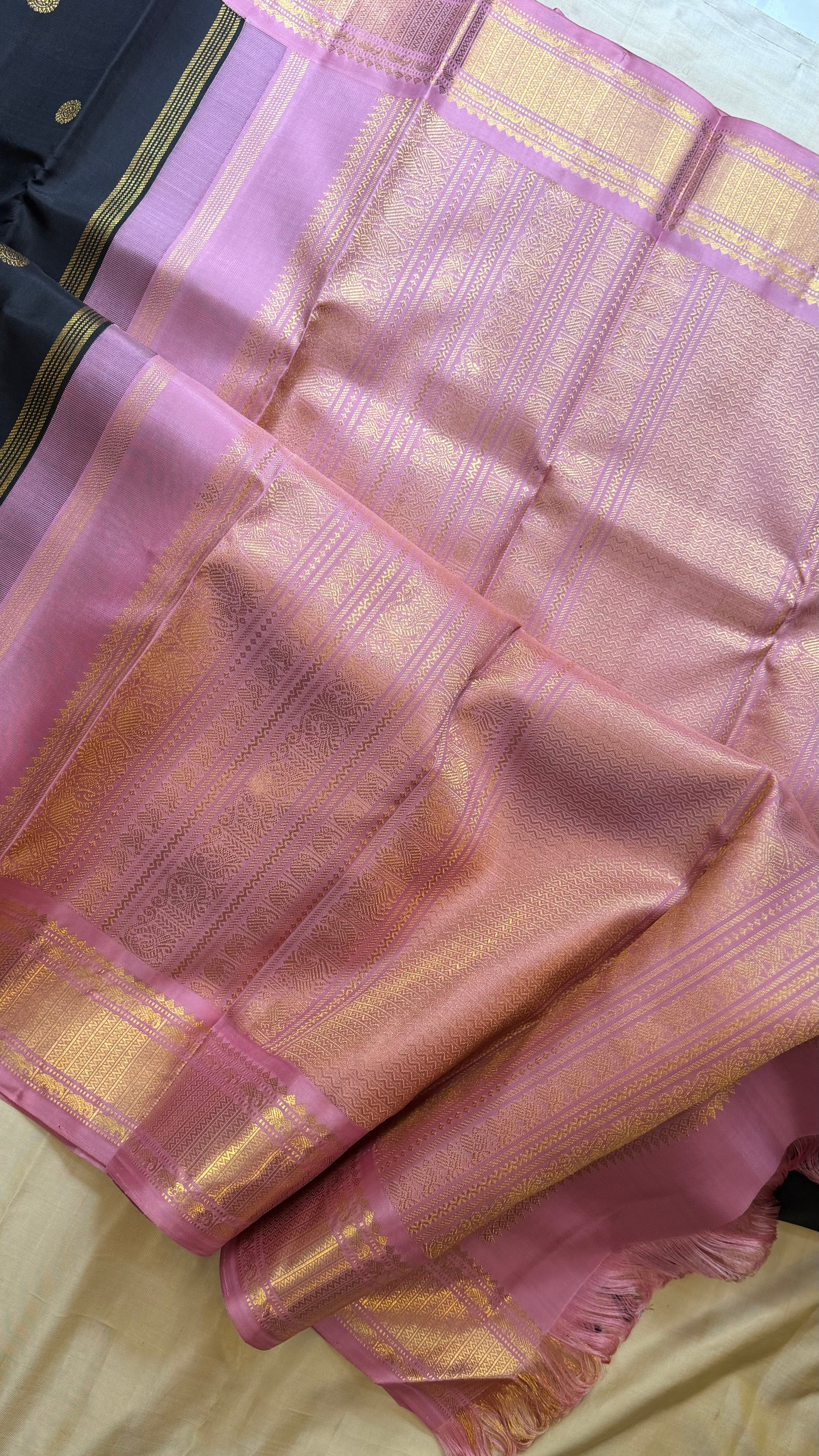 Vizhli: Black baby pink Korvai / Kanjipuram silk