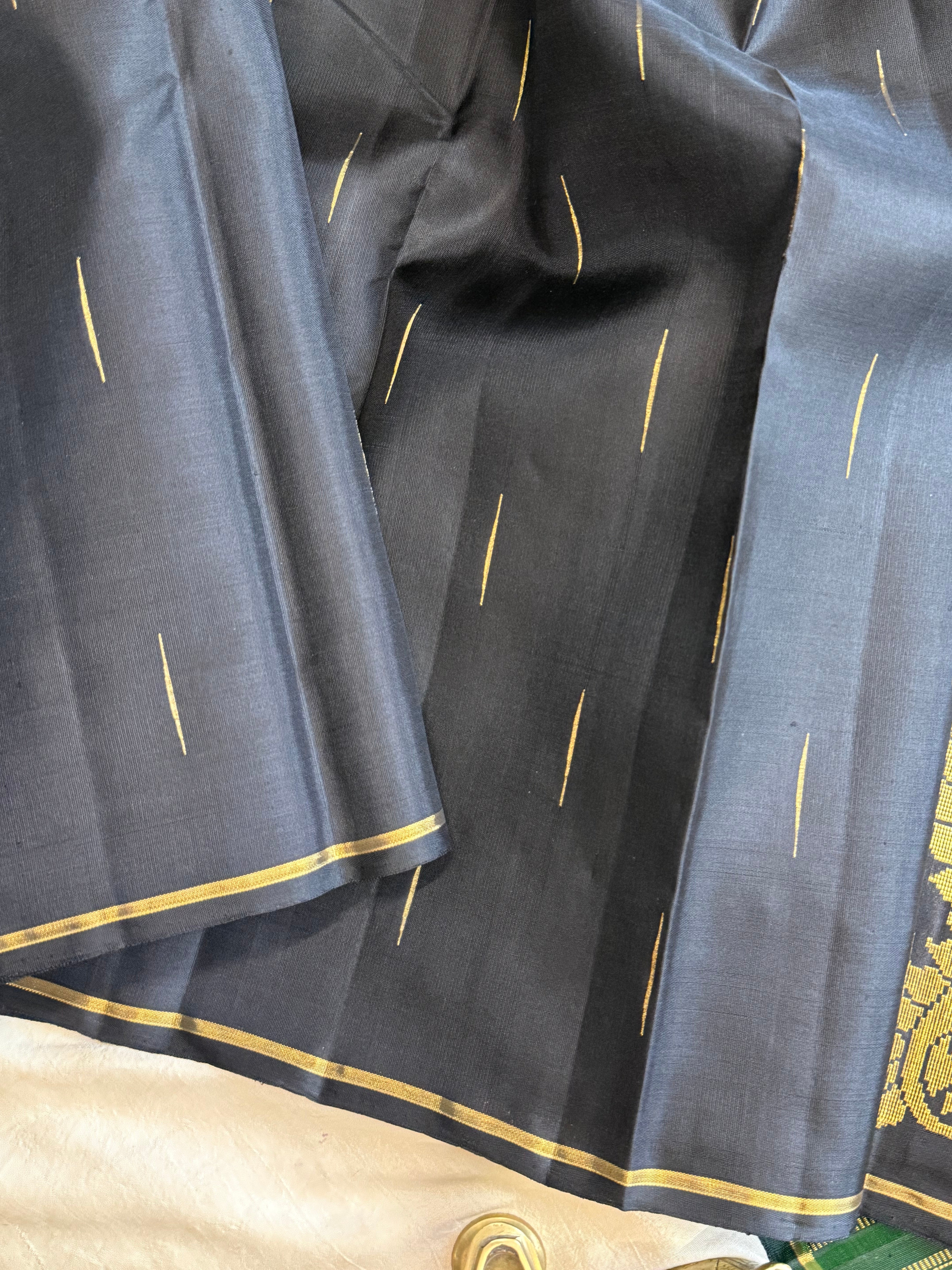 Kalai: Black Borderless Kanjivaram Silk Saree with Malli Moggu