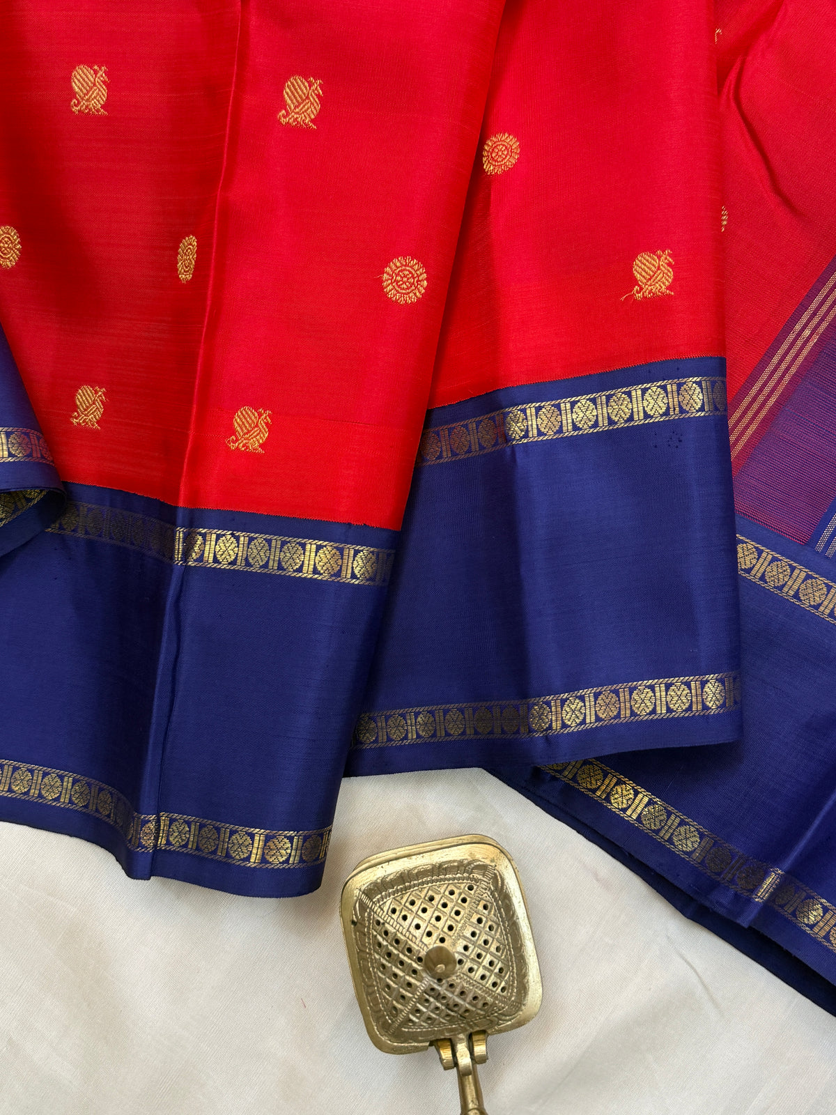 Navarathri - Day 4 Red Colour pure Zari Rettapet butta Korvai /Kanjipuram silk sree Clsa 6682