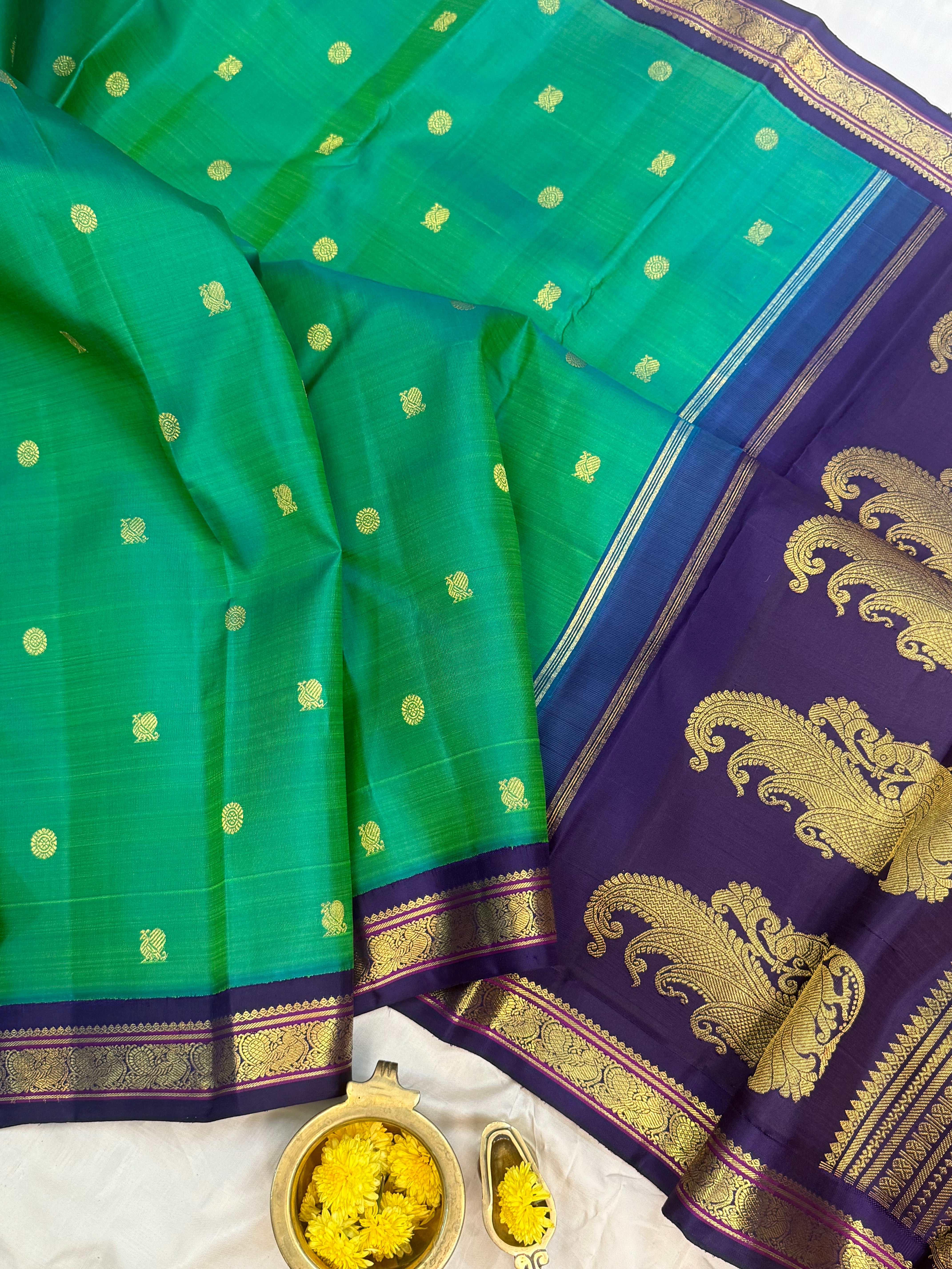 Rama green small border Kai Korvai unique Palla  / kanjipuram silk