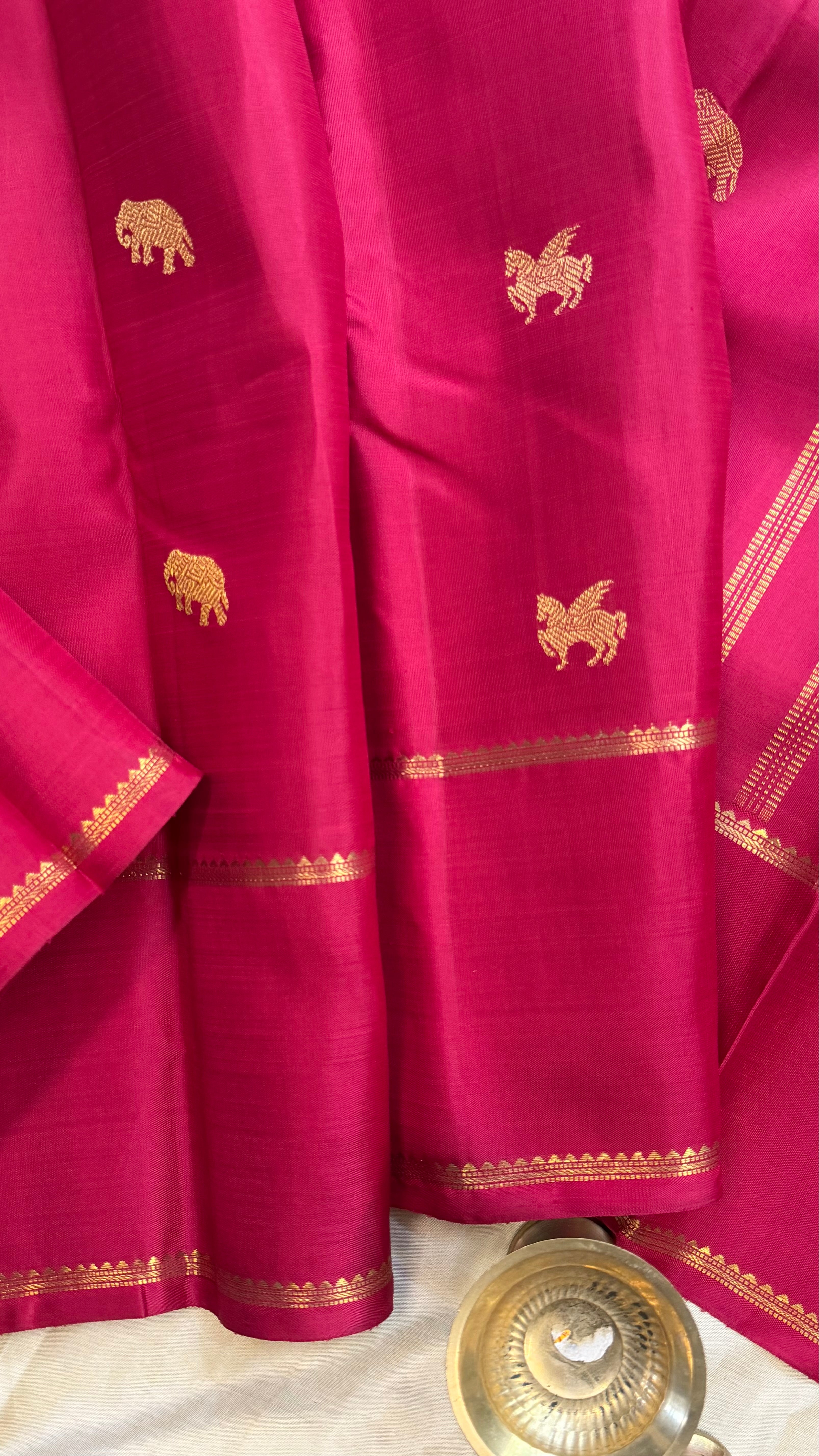 Araku horse elephant Butta / Kanjipuram silk