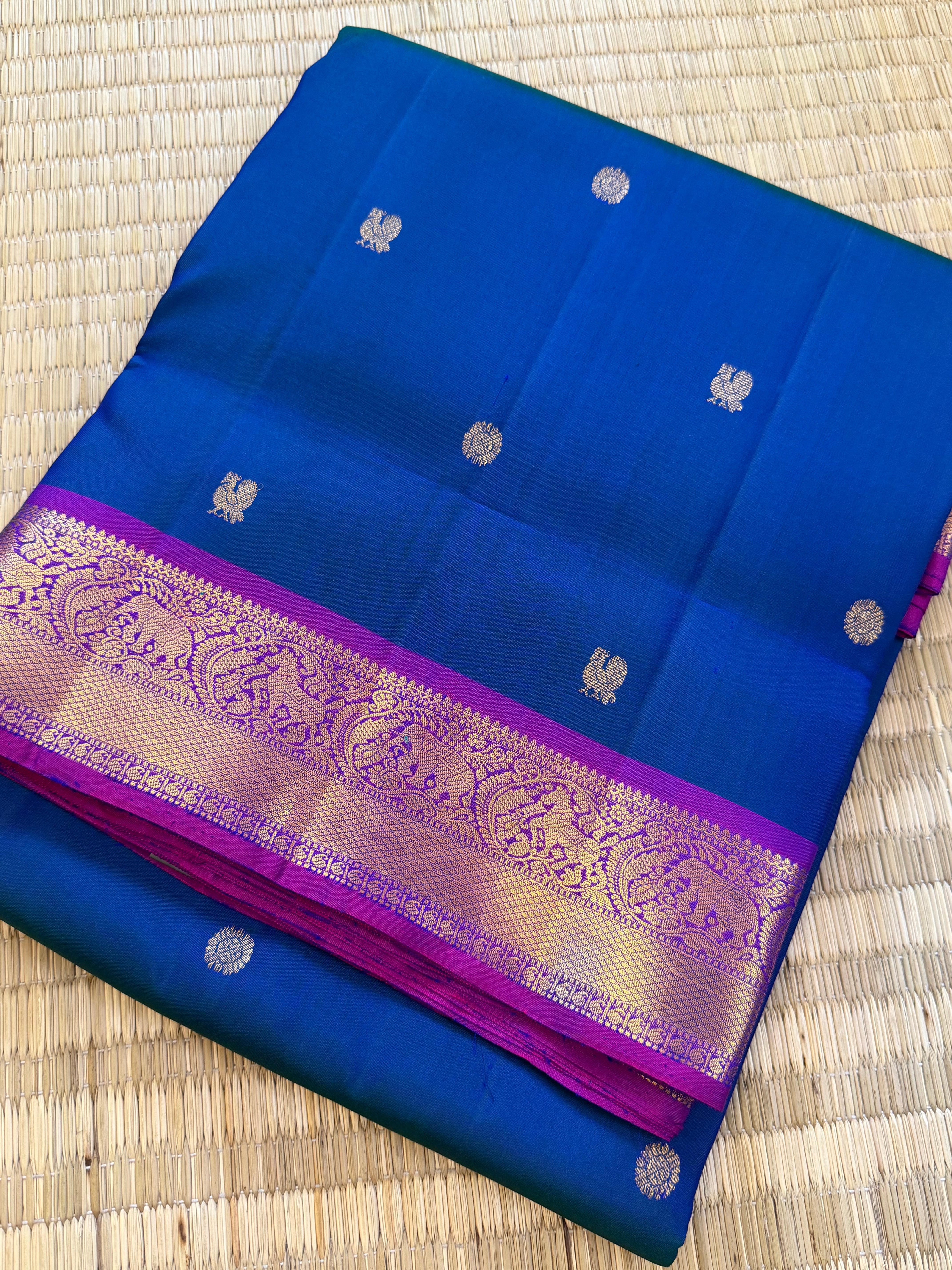 Mayilkazhuthu 10 yards saree