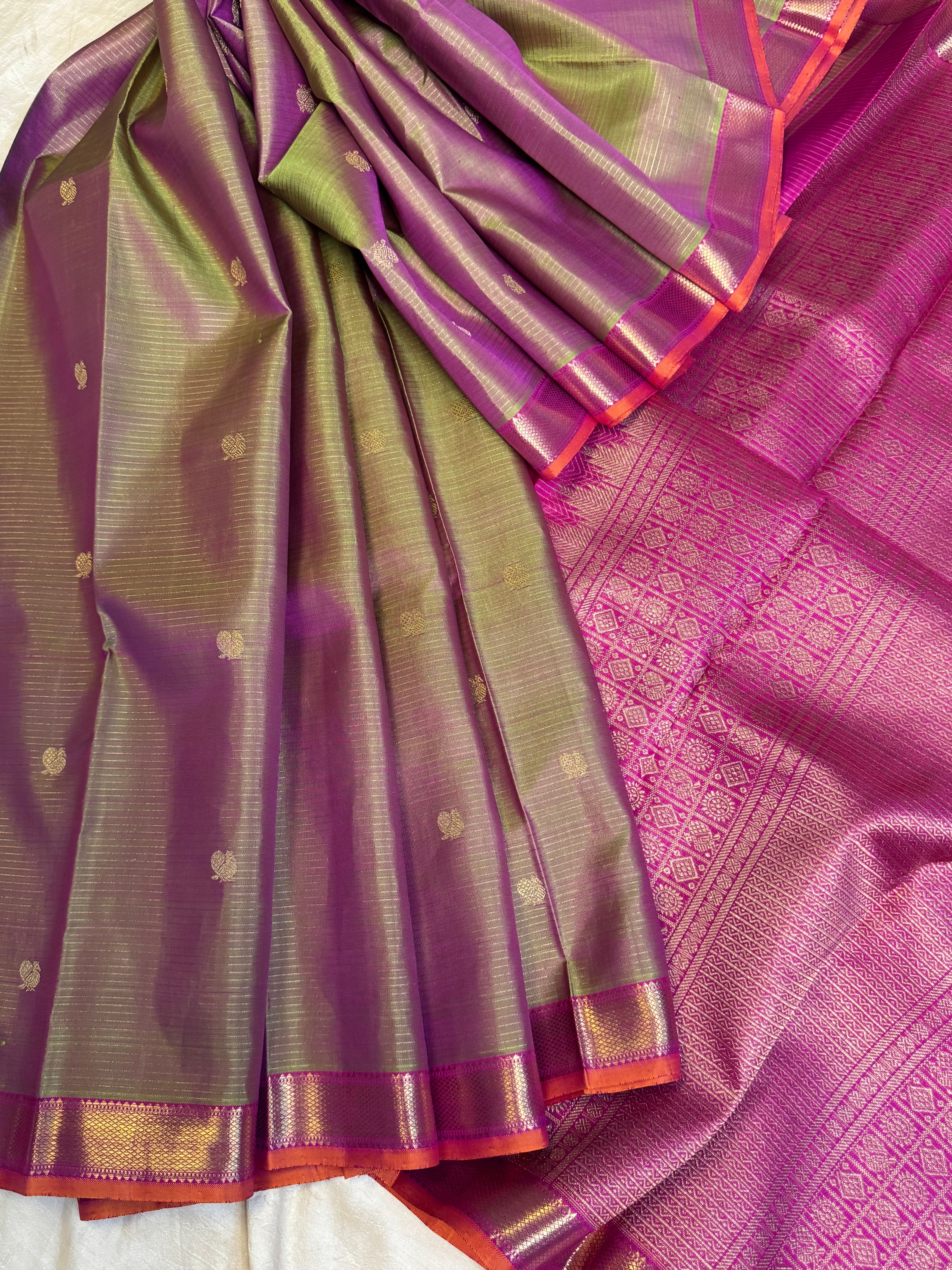 Maanthulir Vairaoosi  / Kanjipuram silk