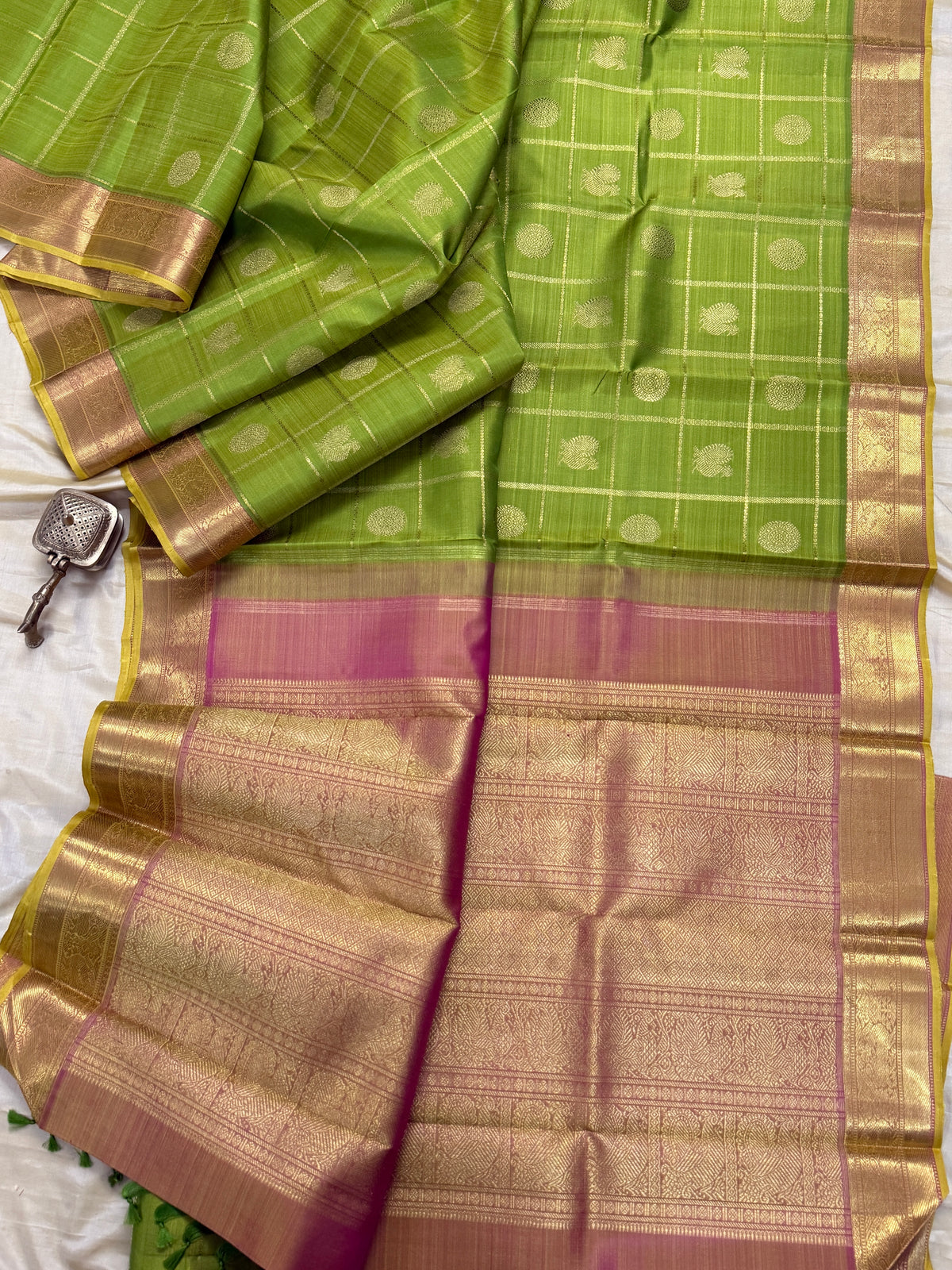 Parrot Green and leaf pink pure Zari Annam chakram Kattam butta /kanjipuram silk saree clsa 10101