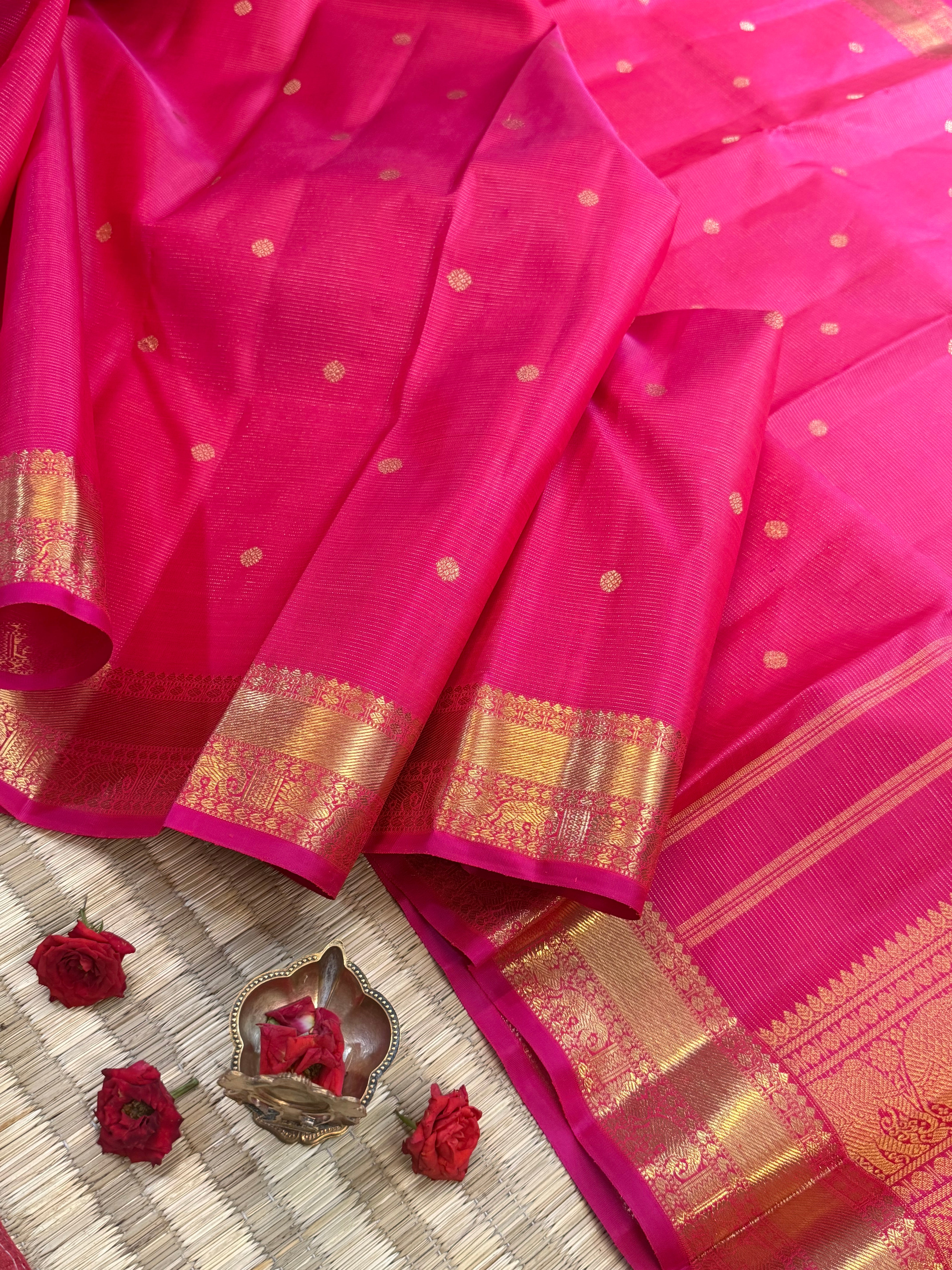 Mann : pink Vairaoosi earthy hues in pure Zari Kanjipuram silk