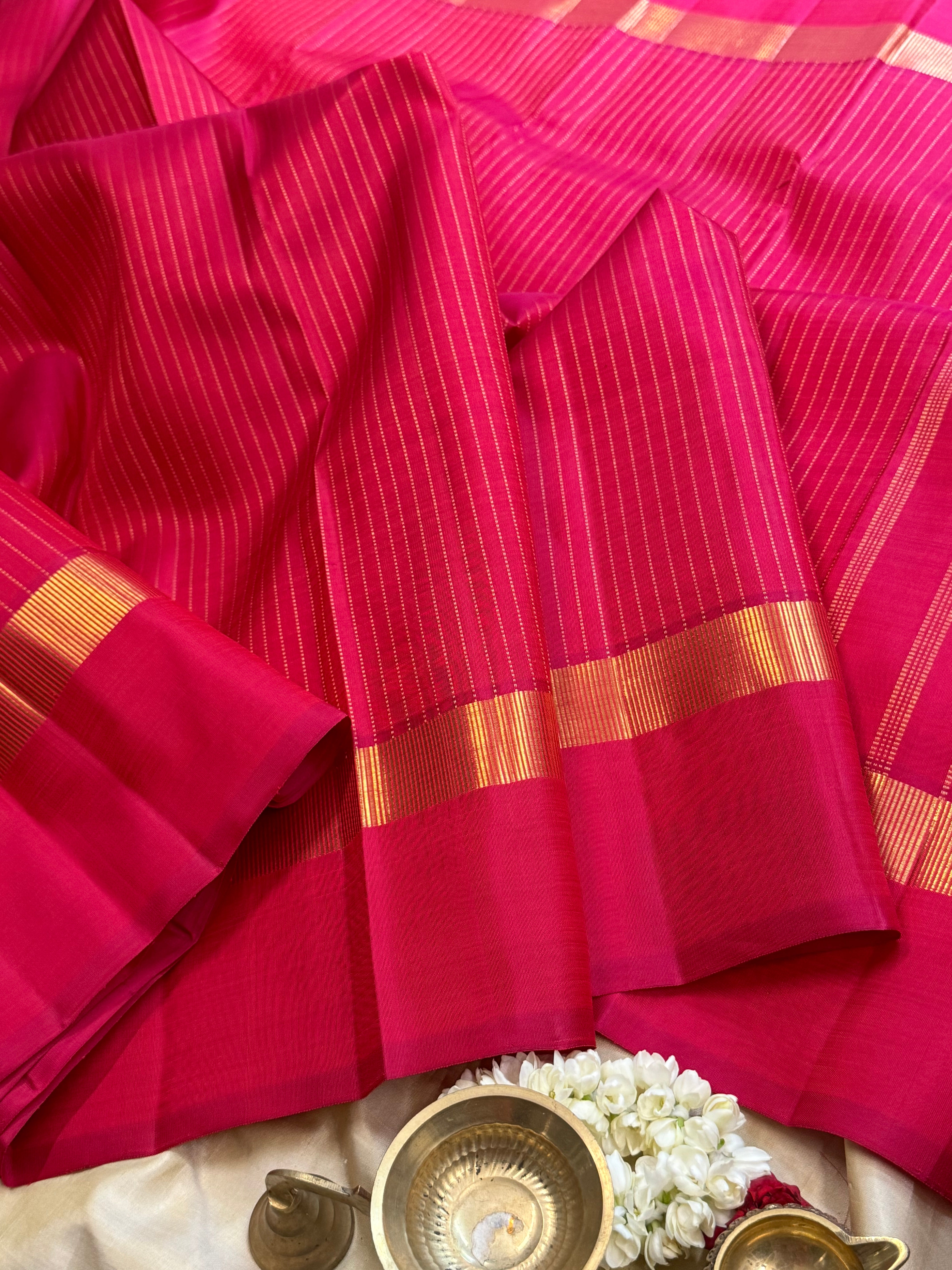 Pinkish red oosi zari lines kaal erangina border/ Kanjipuram silk