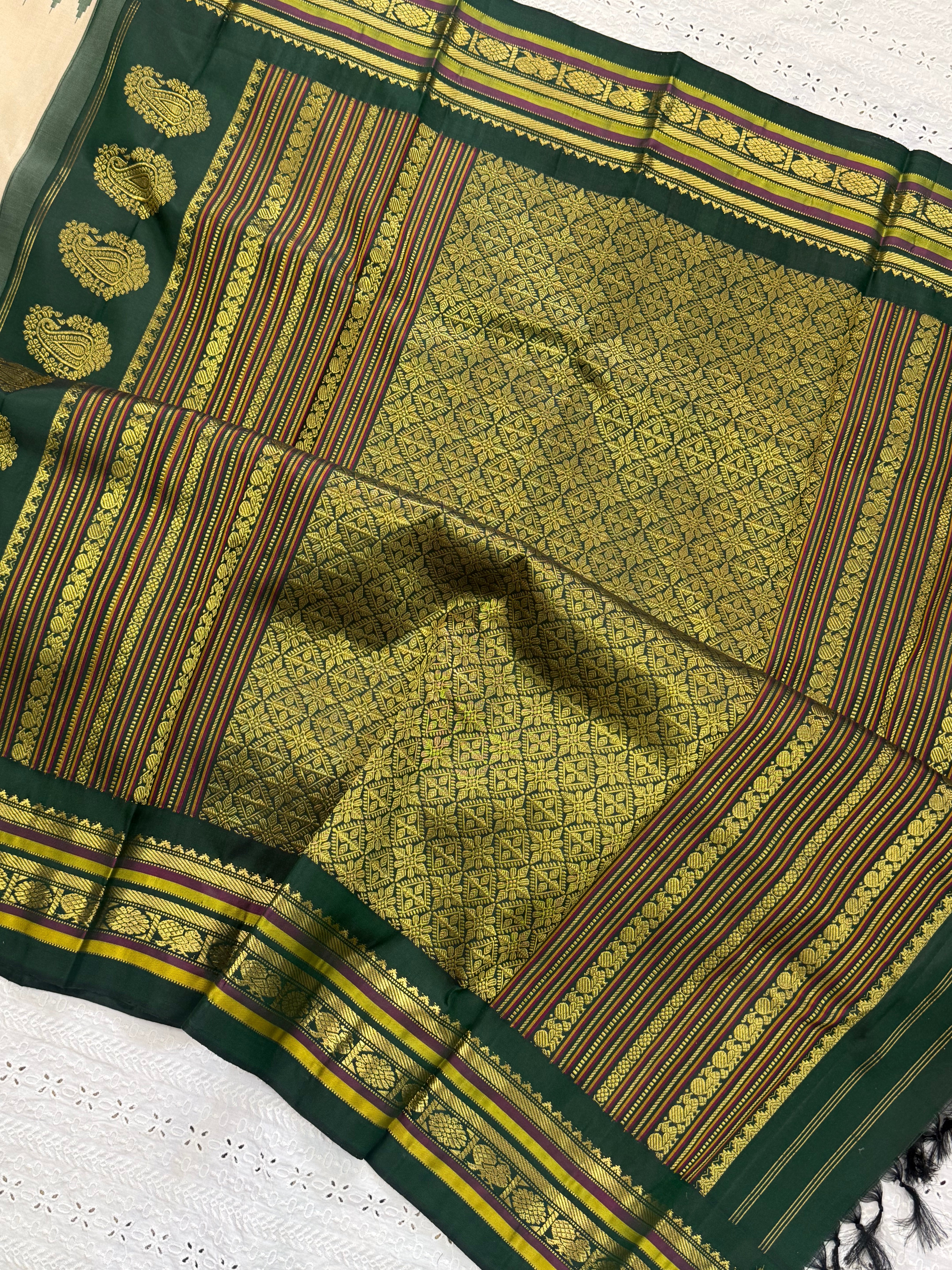 Off sandal and green / Gadwal silk CL9310